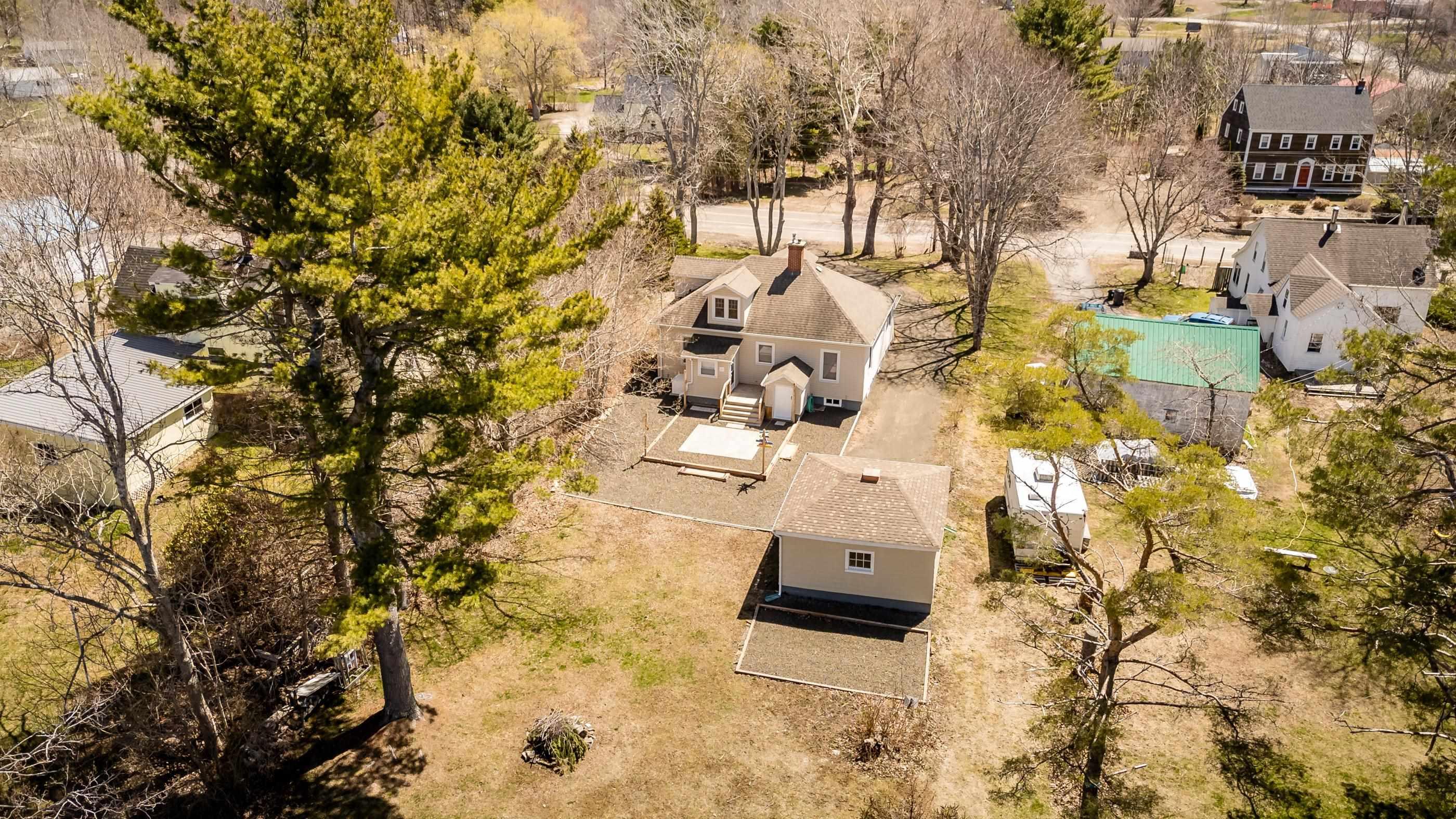 $399,900.00: 59 Highway 201, Lequille