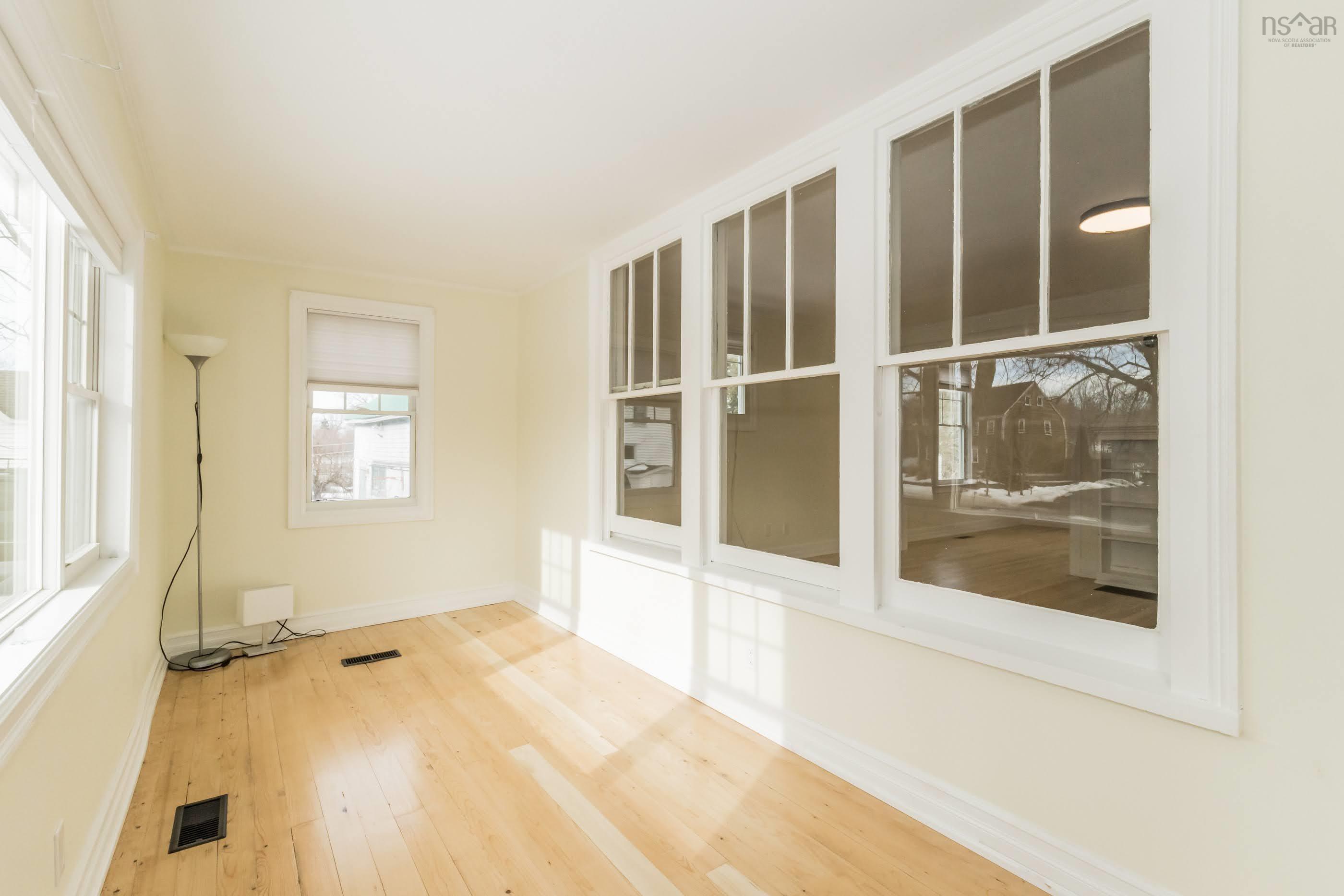 $409,900.00: 59 Highway 201, Lequille