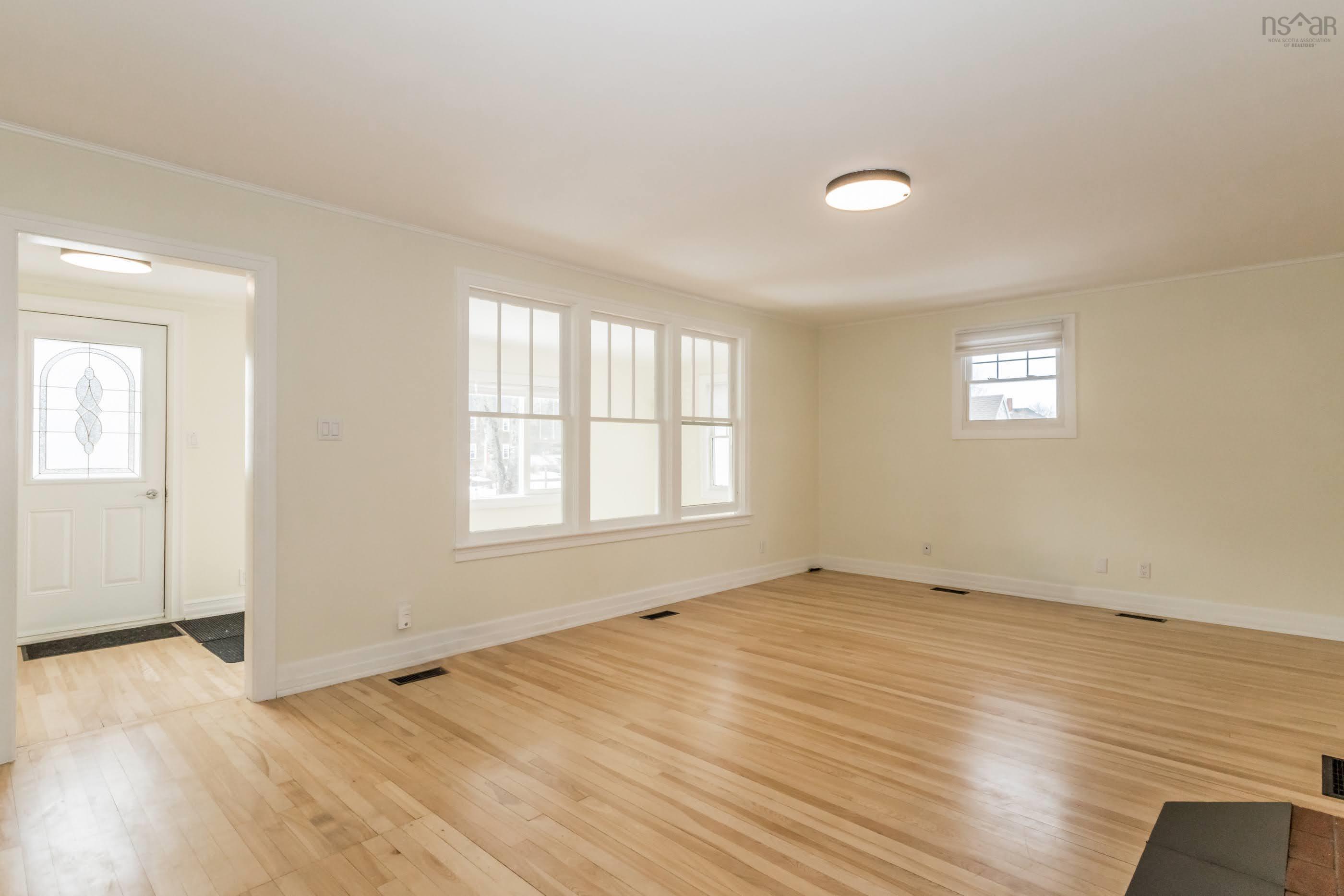 $409,900.00: 59 Highway 201, Lequille