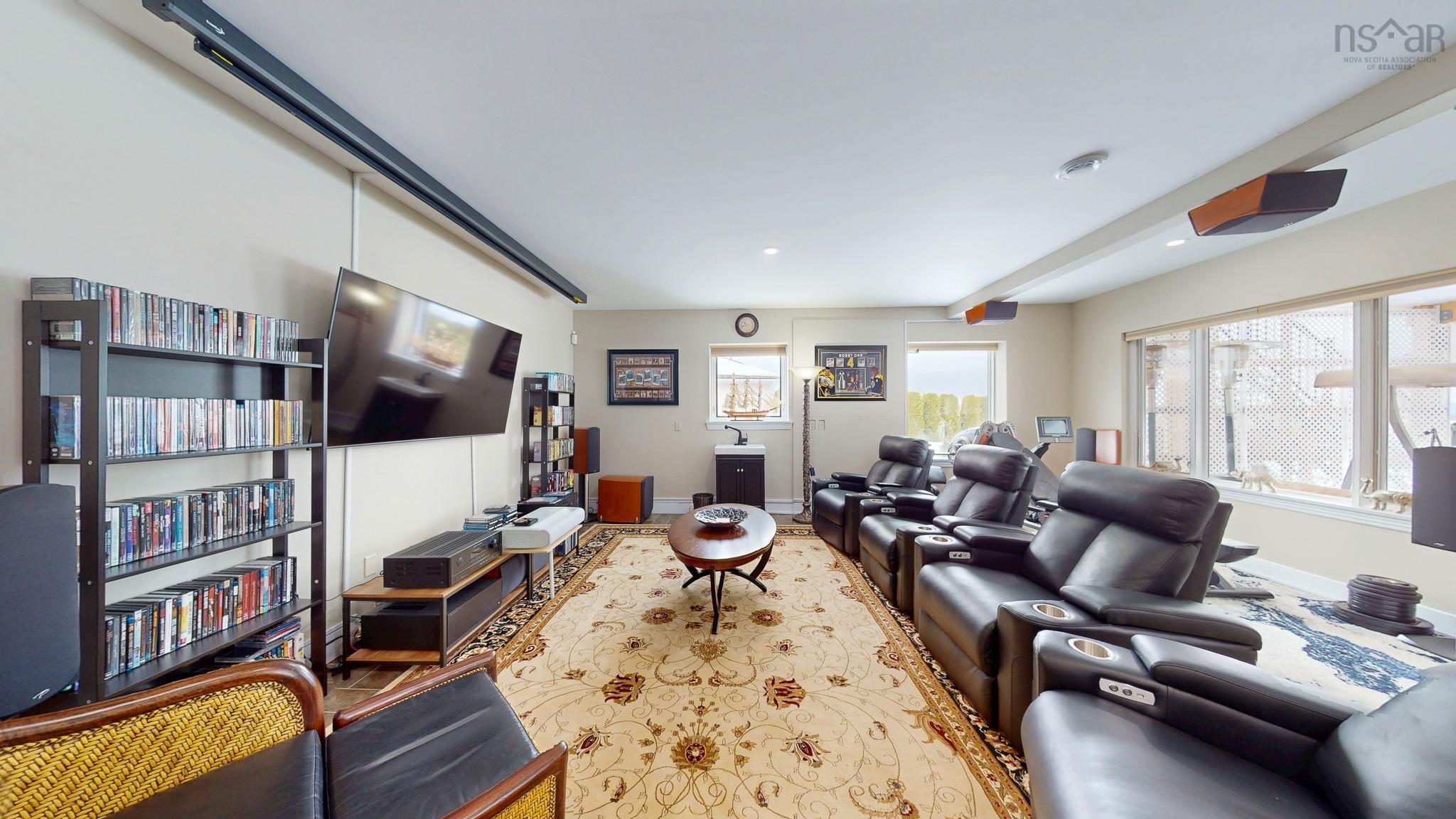 $925,000.00: 31 Falcon Drive, New Minas