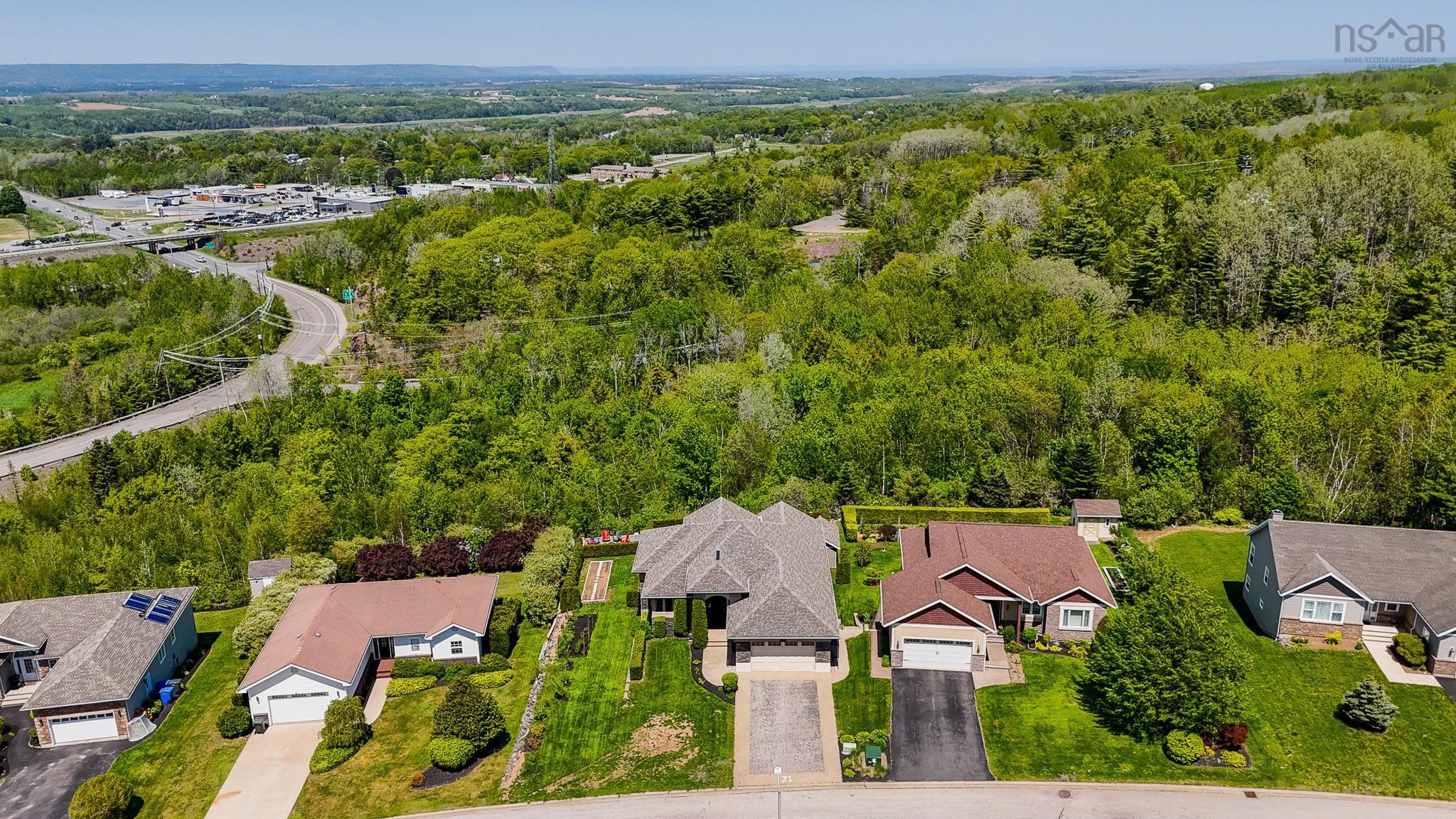 $925,000.00: 31 Falcon Drive, Canaan