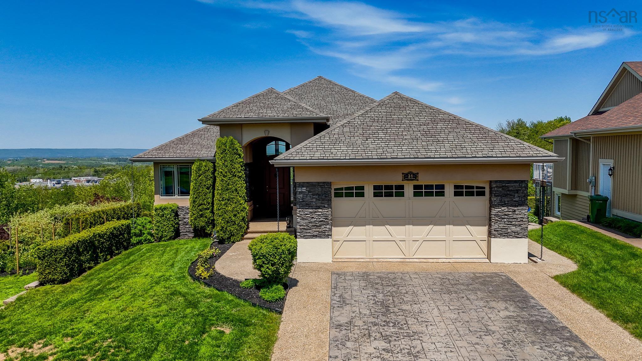 $925,000.00: 31 Falcon Drive, Canaan