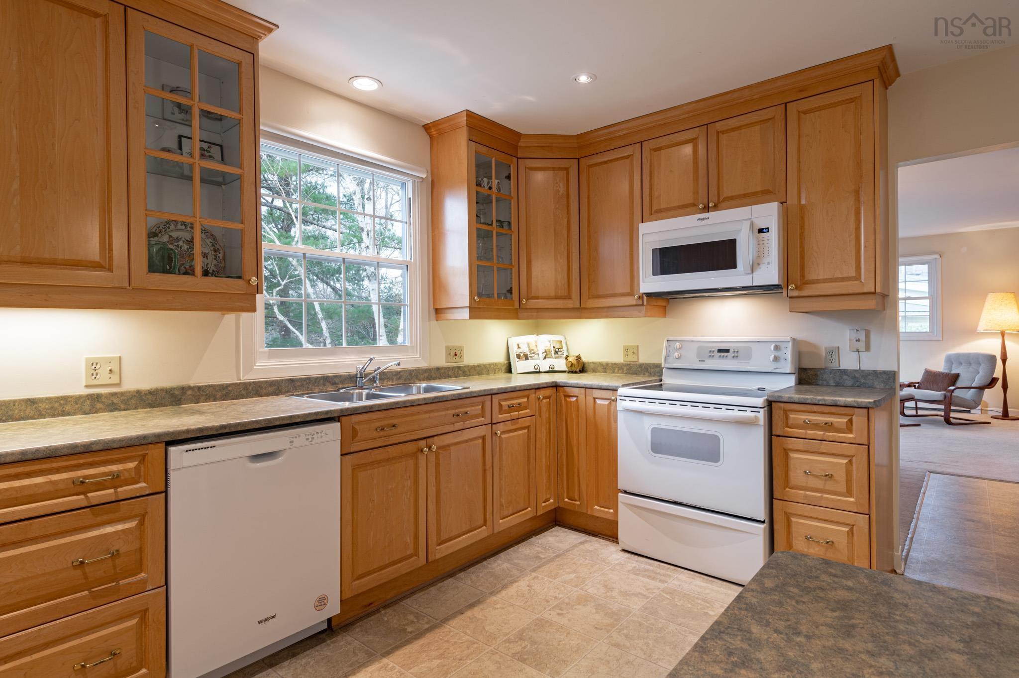 $825,000.00: 5 Wyndrock Drive, Halifax