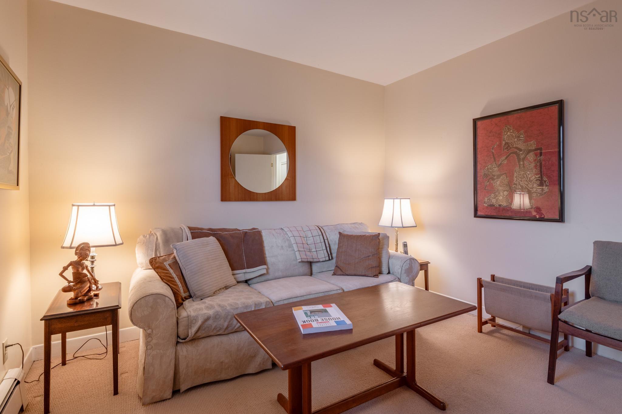 $825,000.00: 5 Wyndrock Drive, Halifax