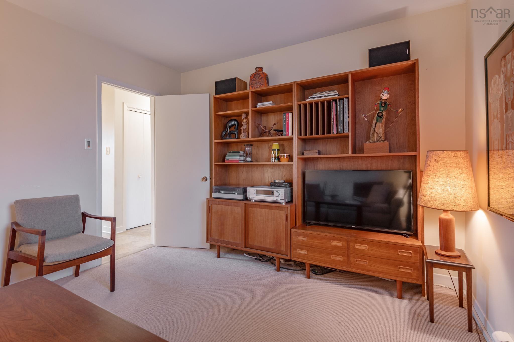 $825,000.00: 5 Wyndrock Drive, Halifax