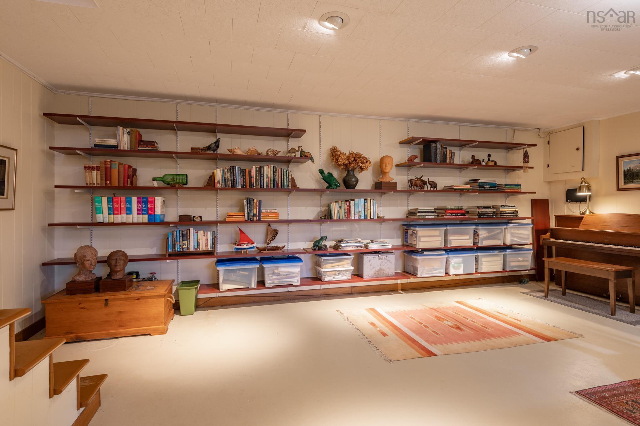 $825,000.00: 5 Wyndrock Drive, Halifax