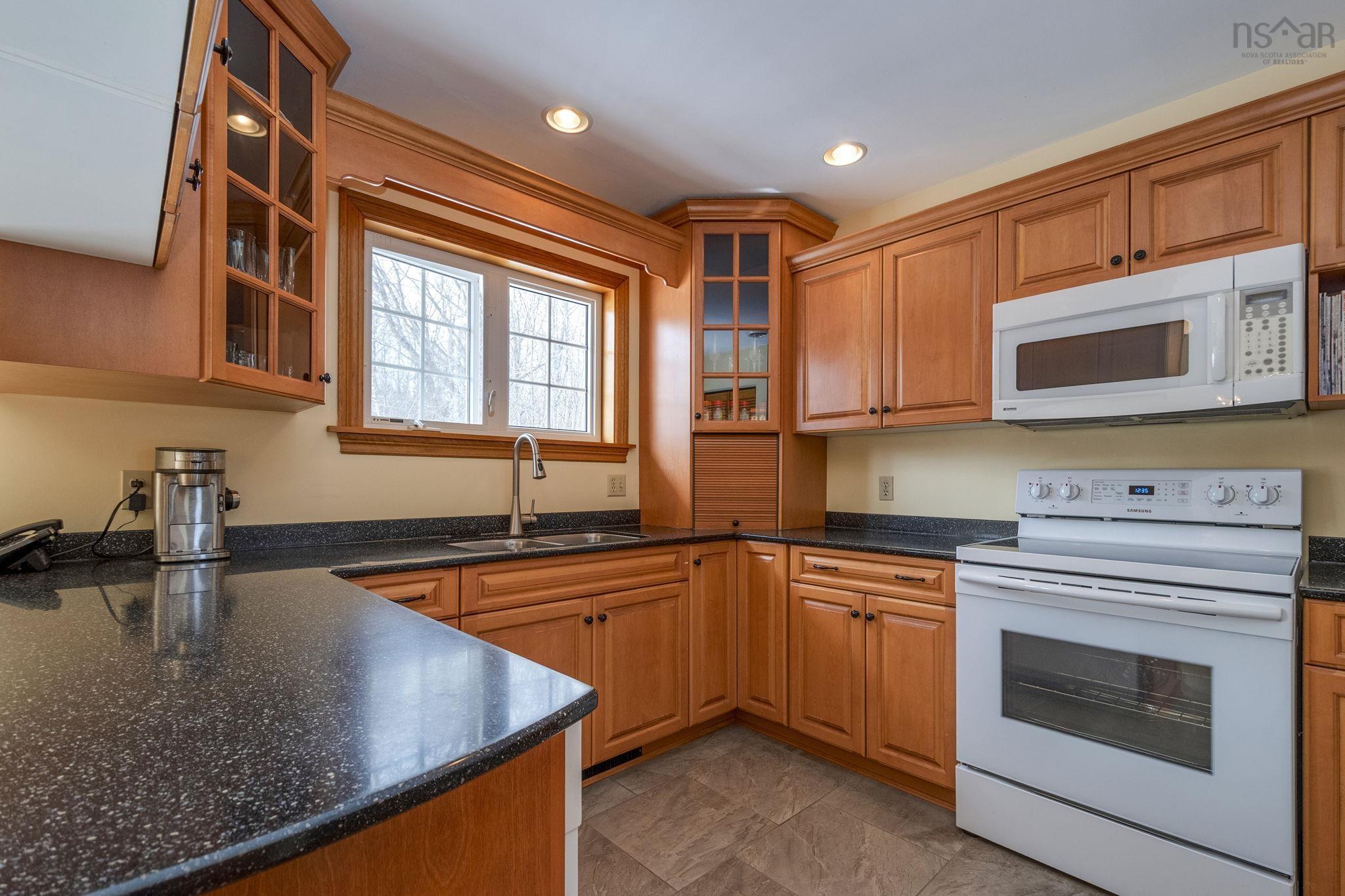 $485,000.00: 33 Oak Island Road, Avonport