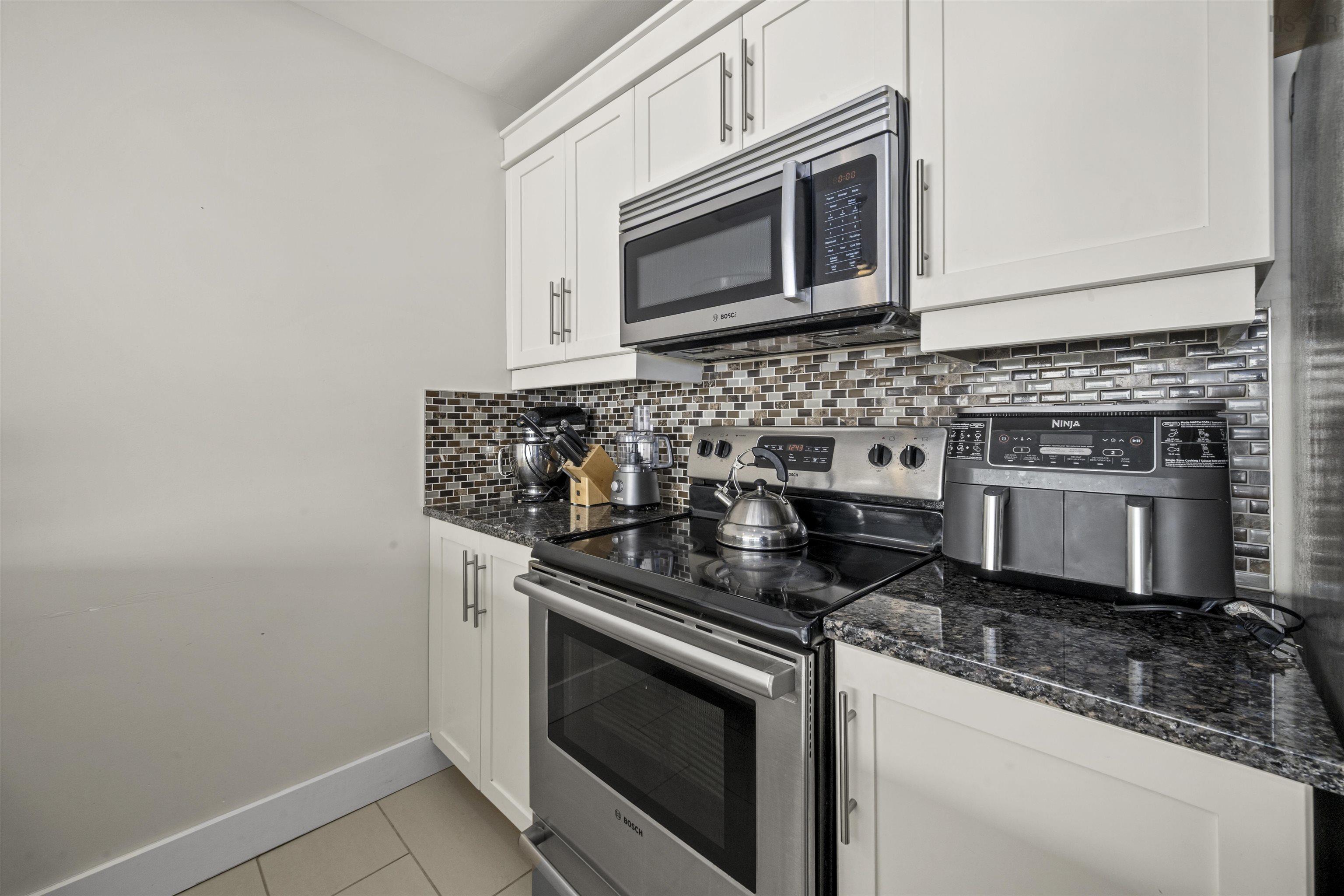 $549,900.00: 806 31 Kings Wharf Place, Dartmouth