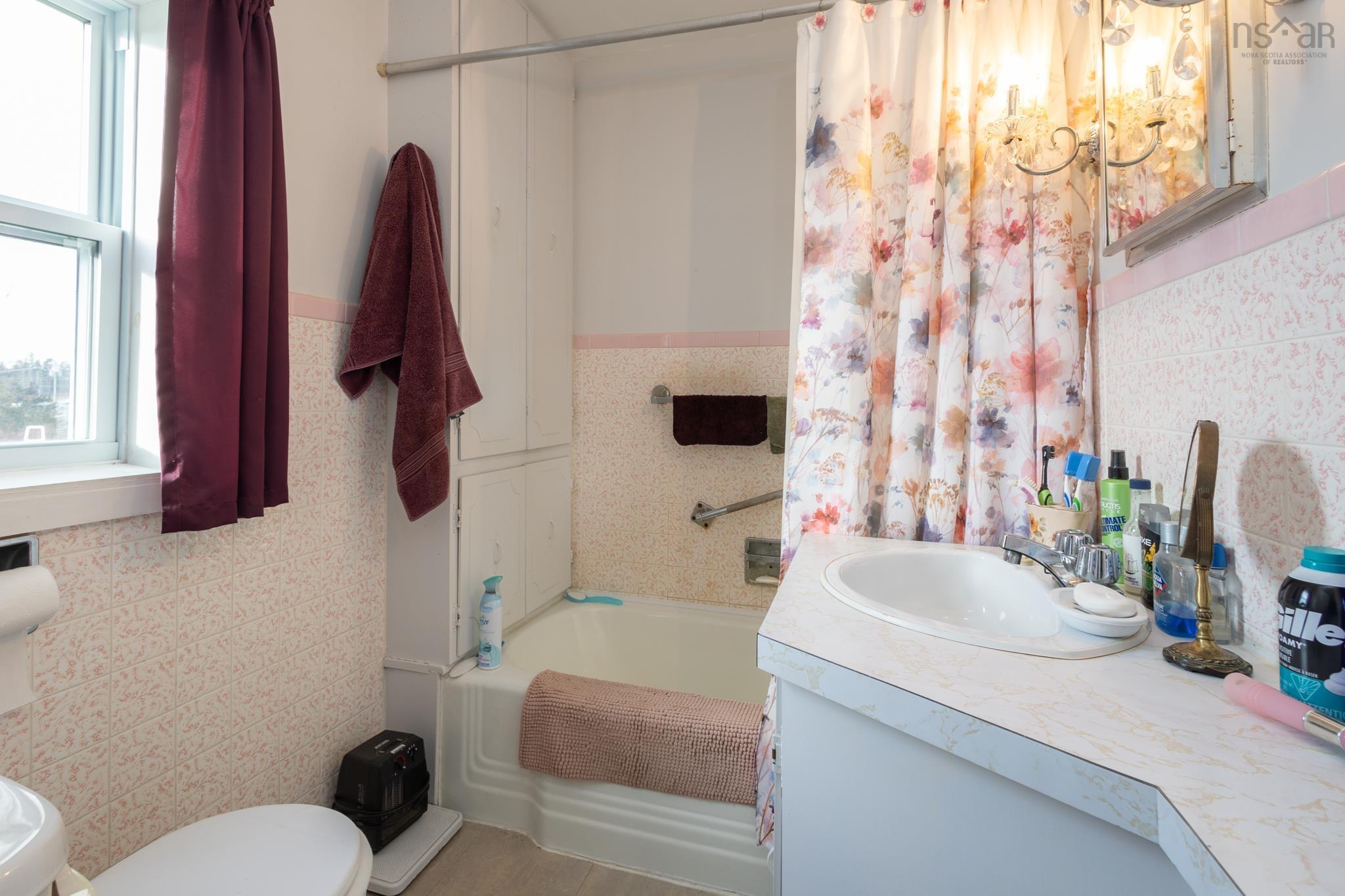 $199,000.00: 2652 Highway 334, Wedgeport