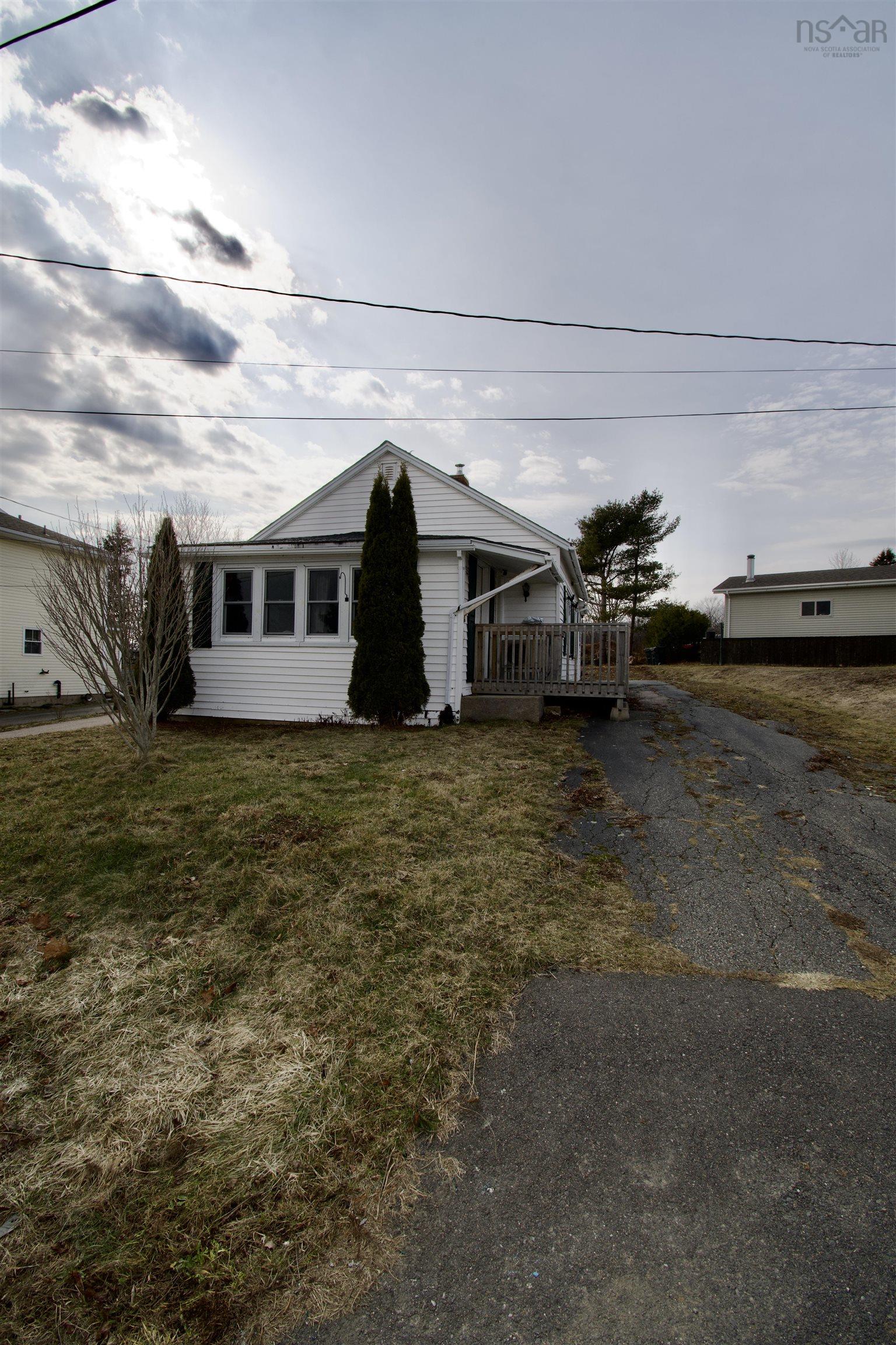 $215,000.00: 35 West Street, Digby