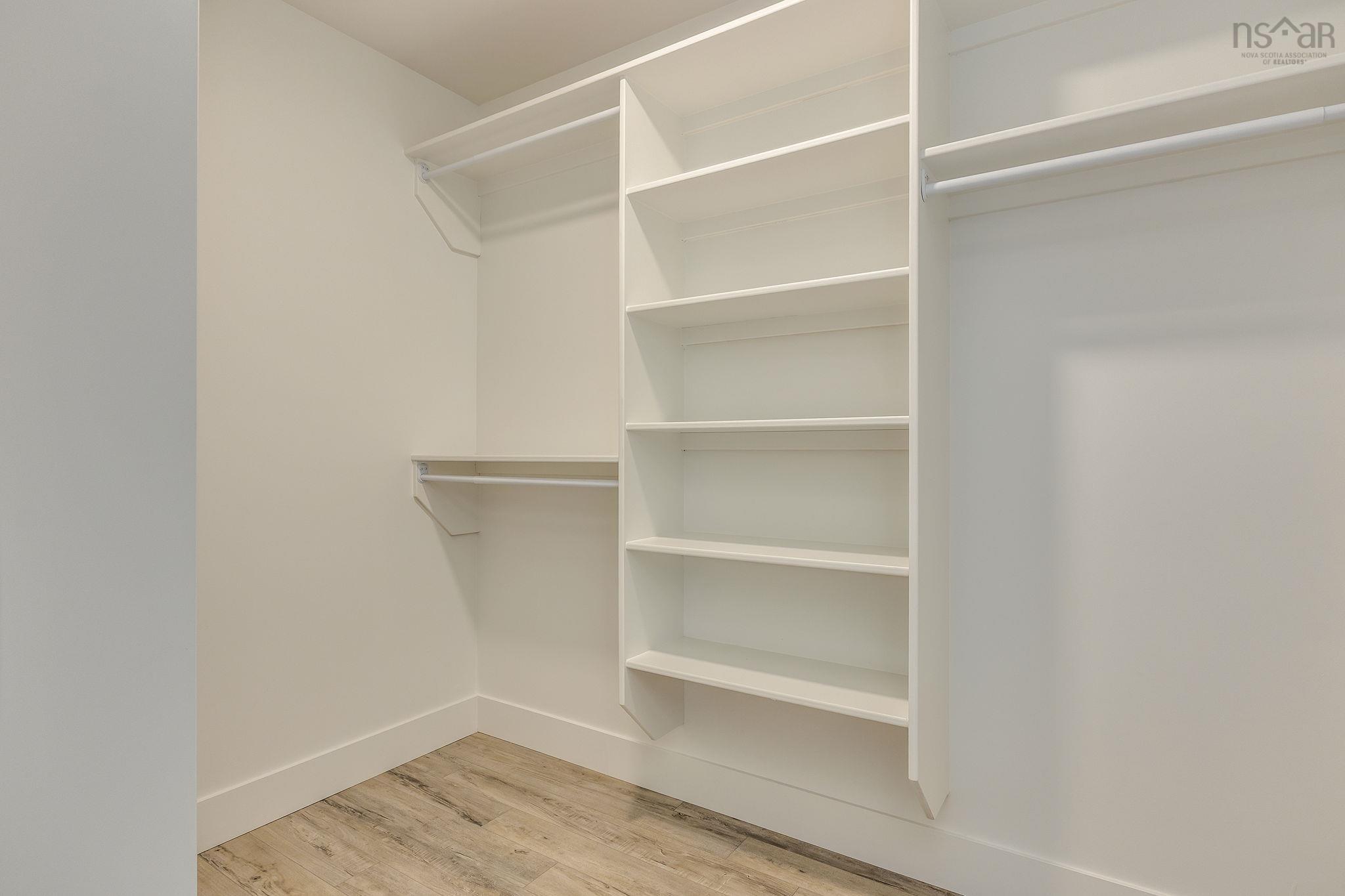 $809,900.00: 2039 119 Flatrock Crescent, Beechville