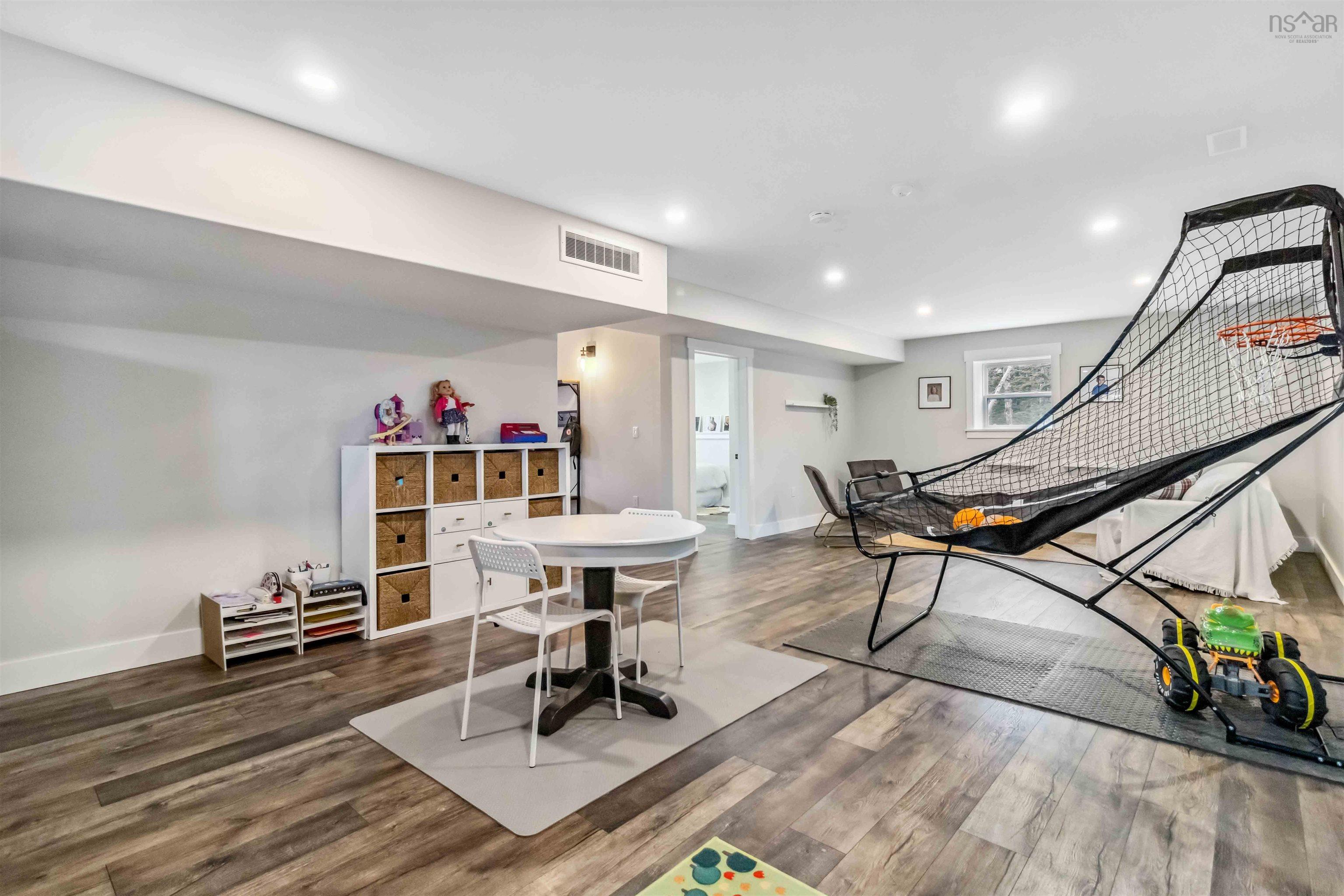 $1,125,000.00: 43 Alderberry Lane, Upper Tantallon