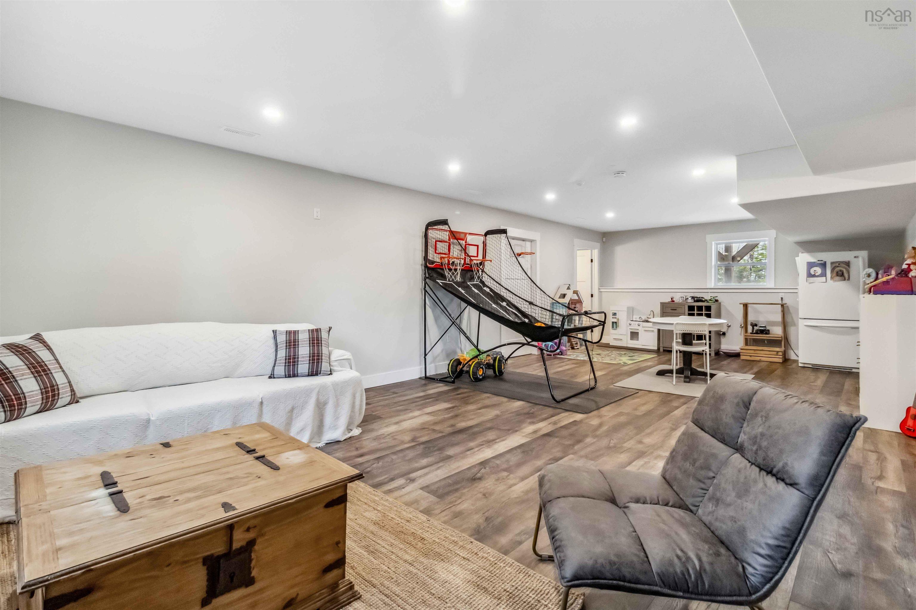 $1,125,000.00: 43 Alderberry Lane, Upper Tantallon