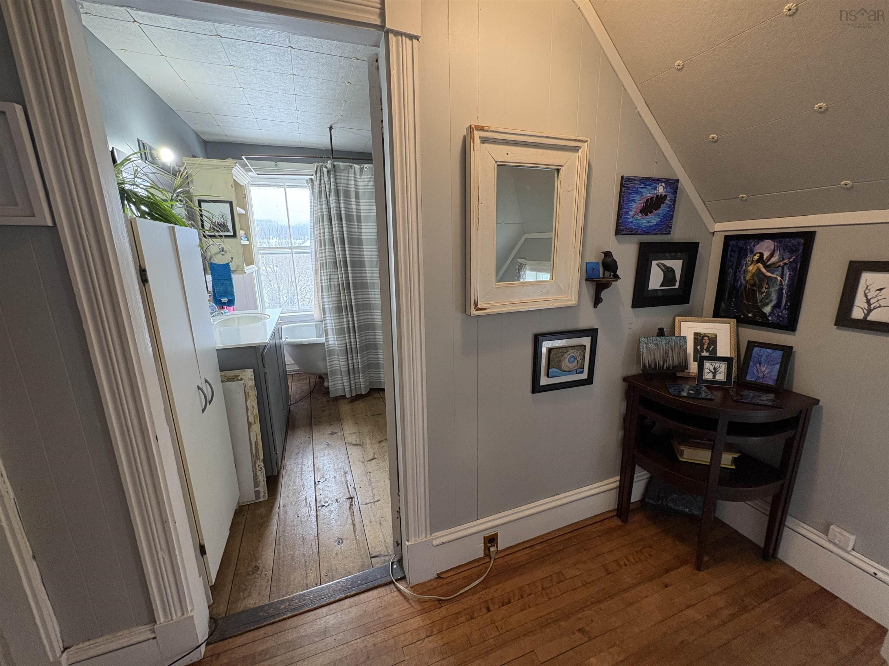 $249,000.00: 535 East River East Side Road, Glencoe