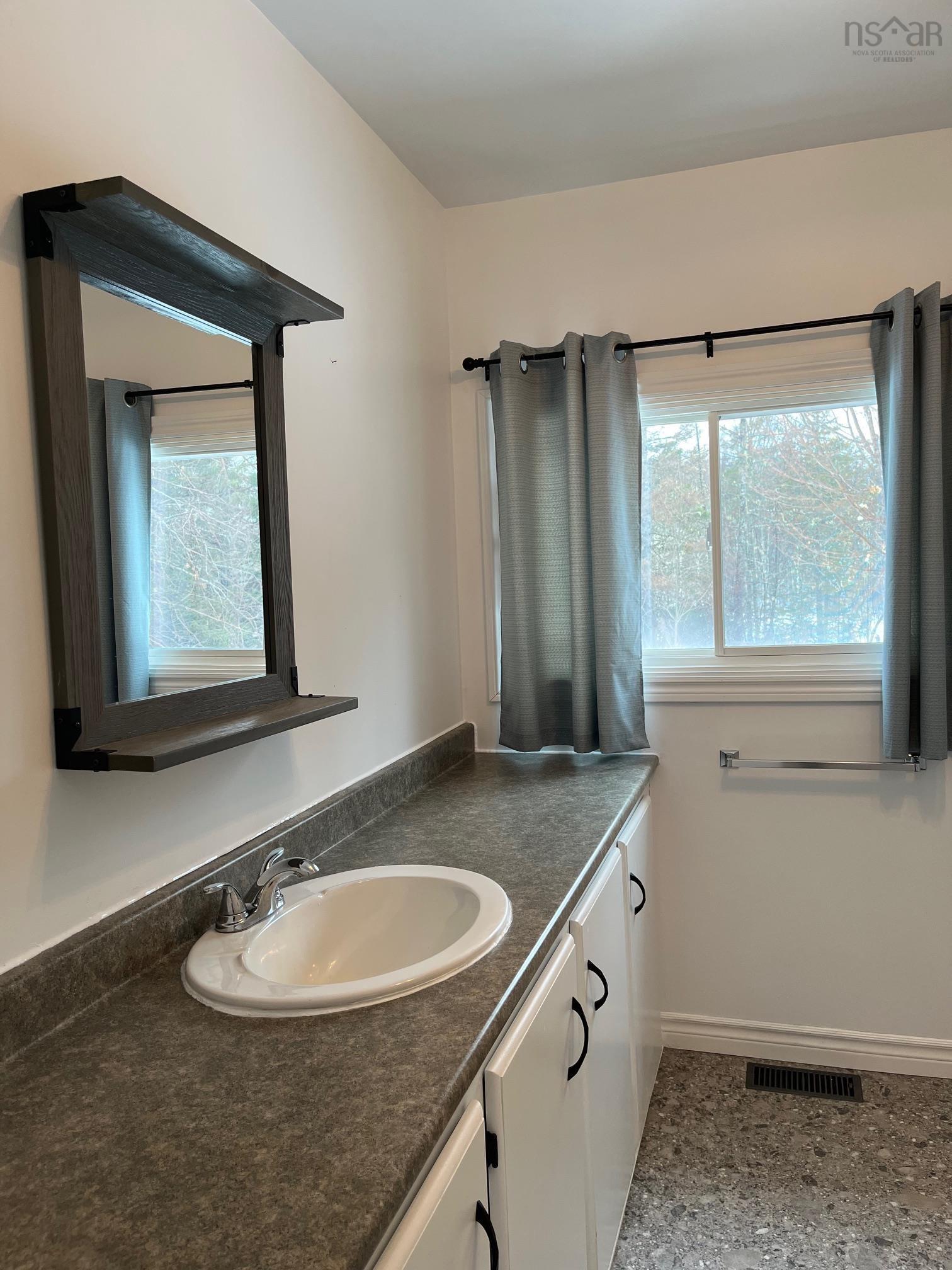 $300,000.00: 3615-3621 Gairloch road Union Centre NS Road, Union Centre