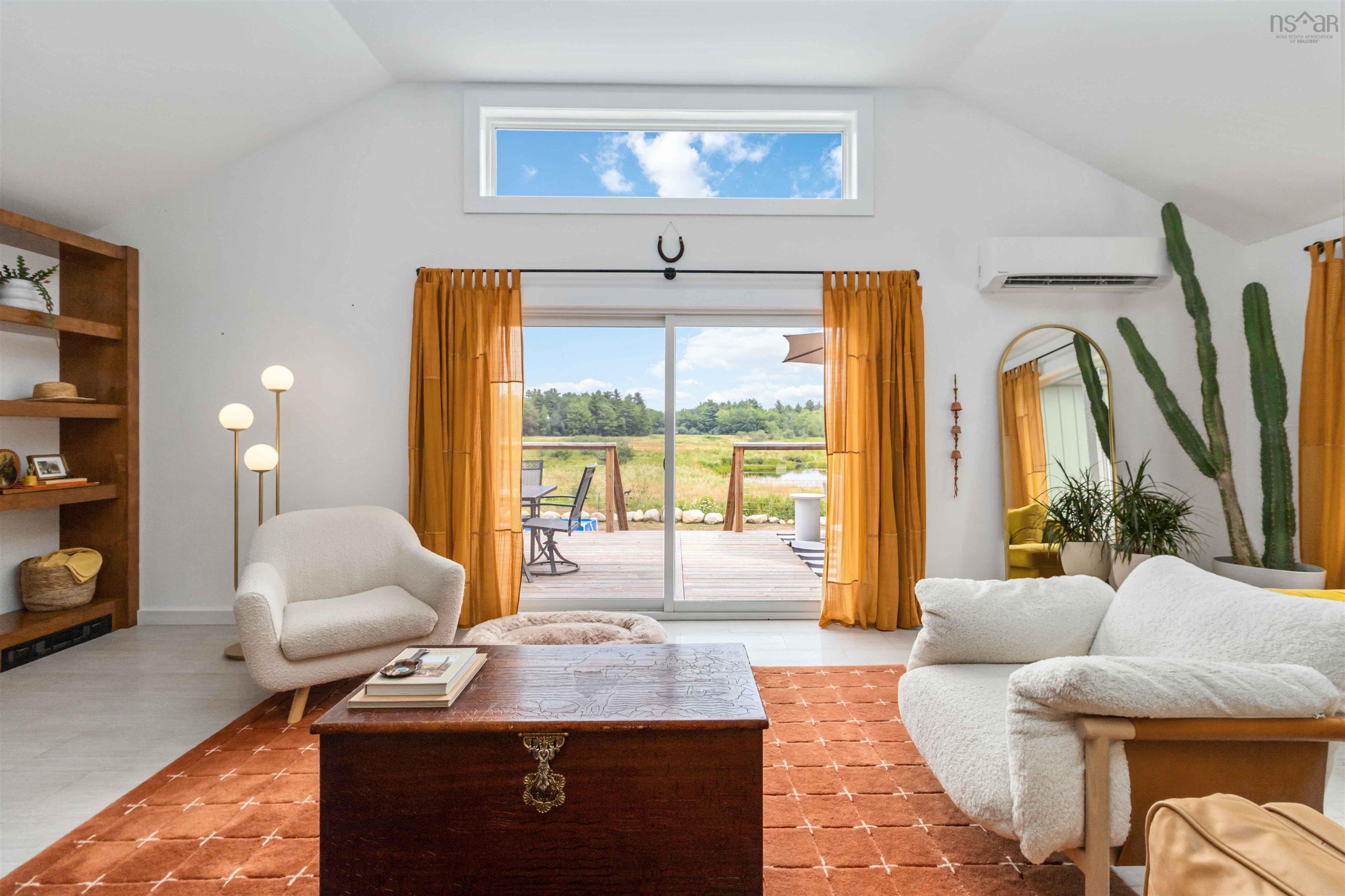 $499,900.00: 8710 Highway 8, South Brookfield