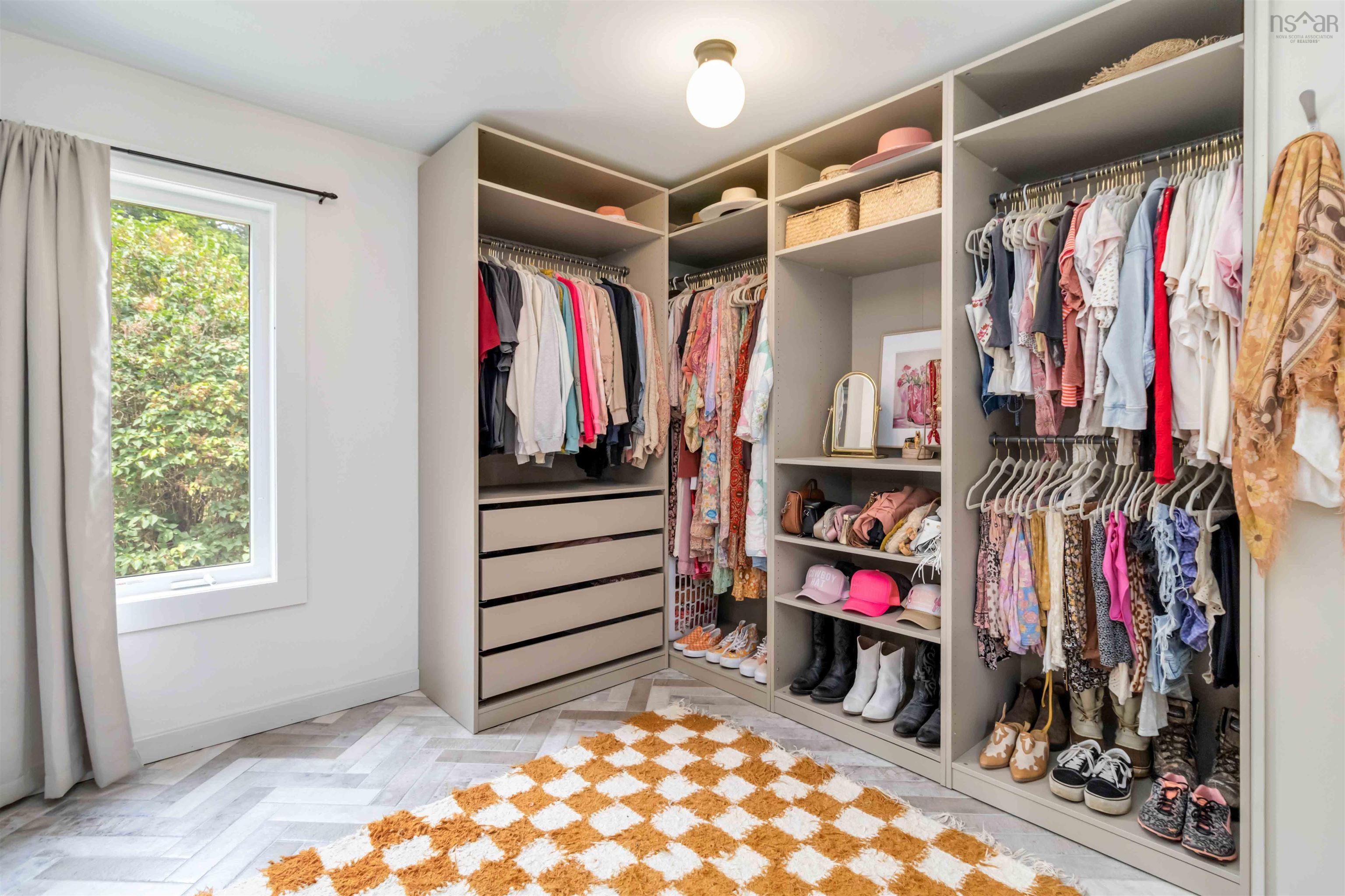 $499,900.00: 8710 Highway 8, South Brookfield