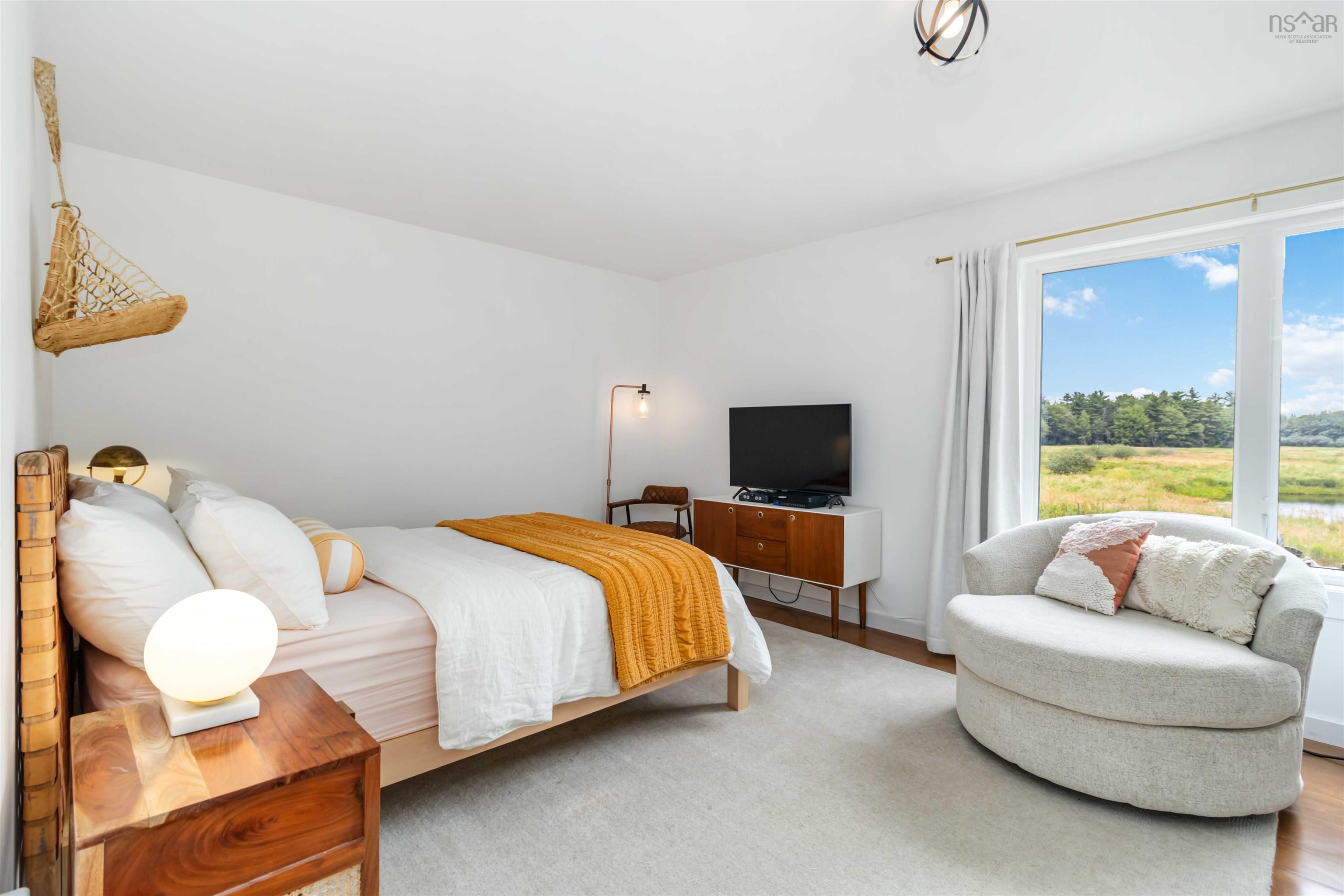 $499,900.00: 8710 Highway 8, South Brookfield