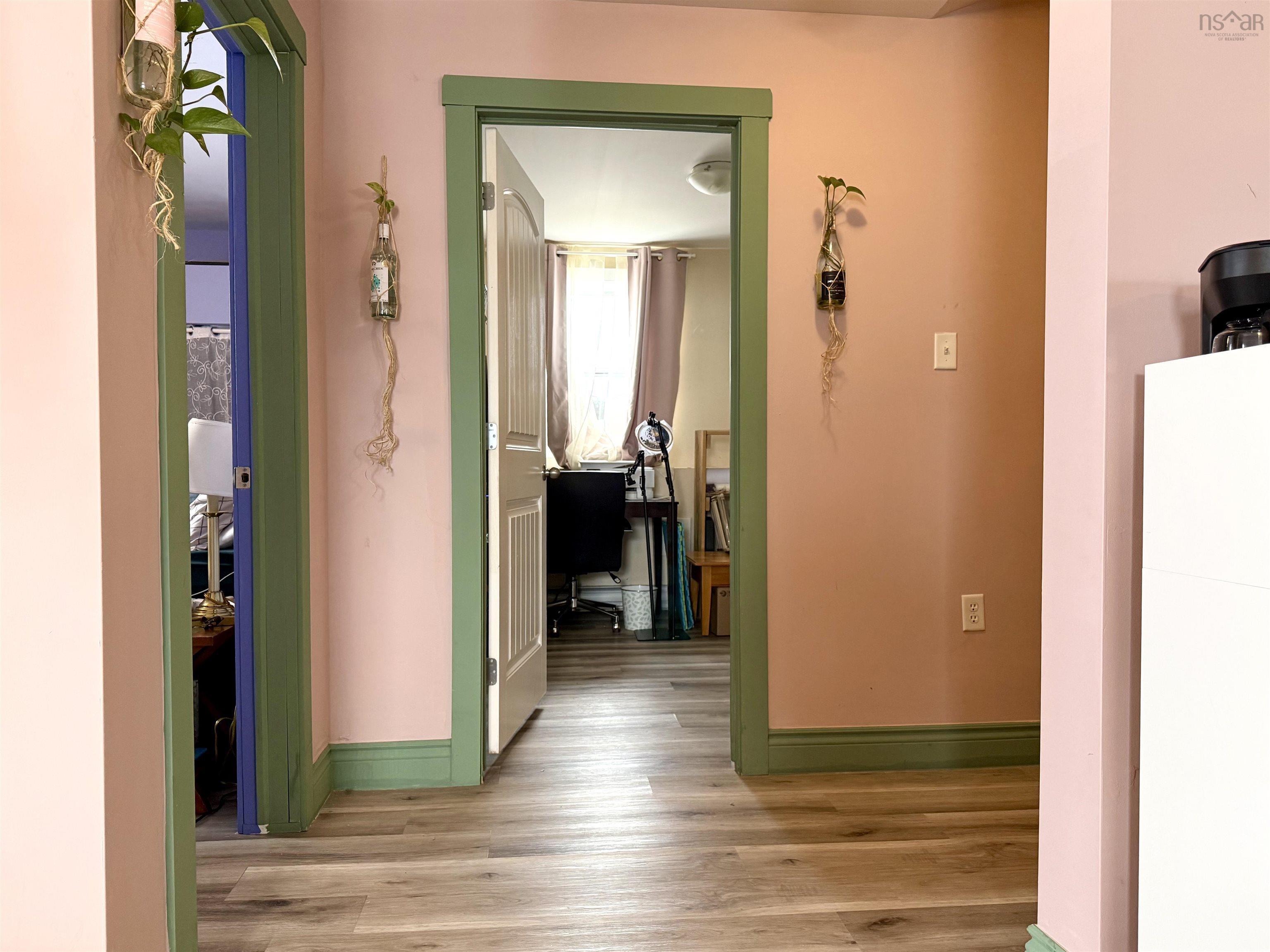 $274,900.00: 21453 2 Highway, Fort Lawrence