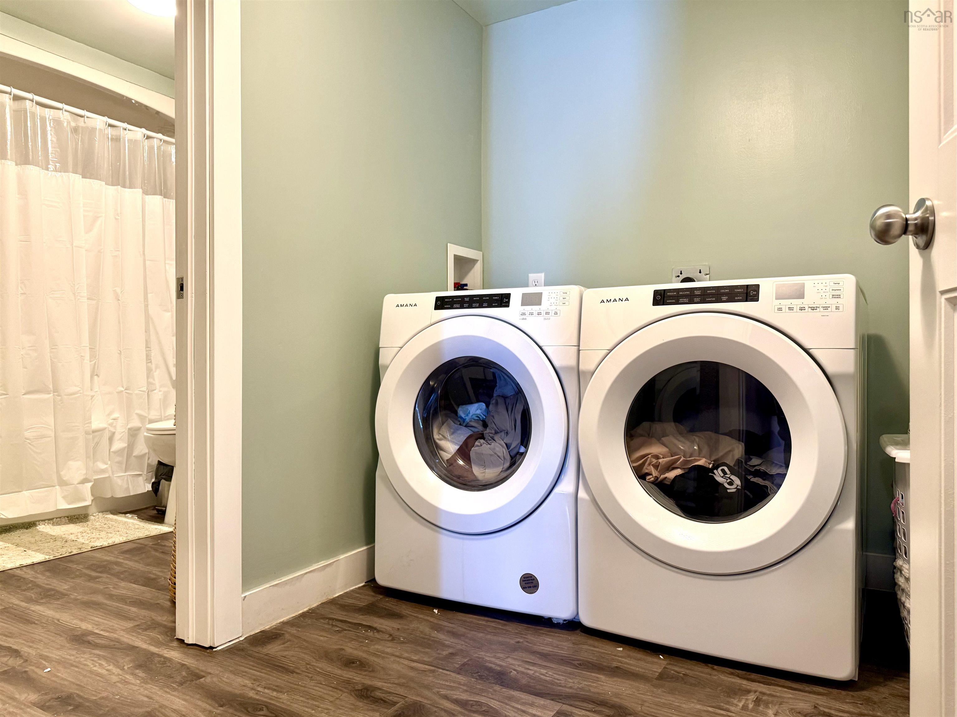 $274,900.00: 21453 2 Highway, Fort Lawrence