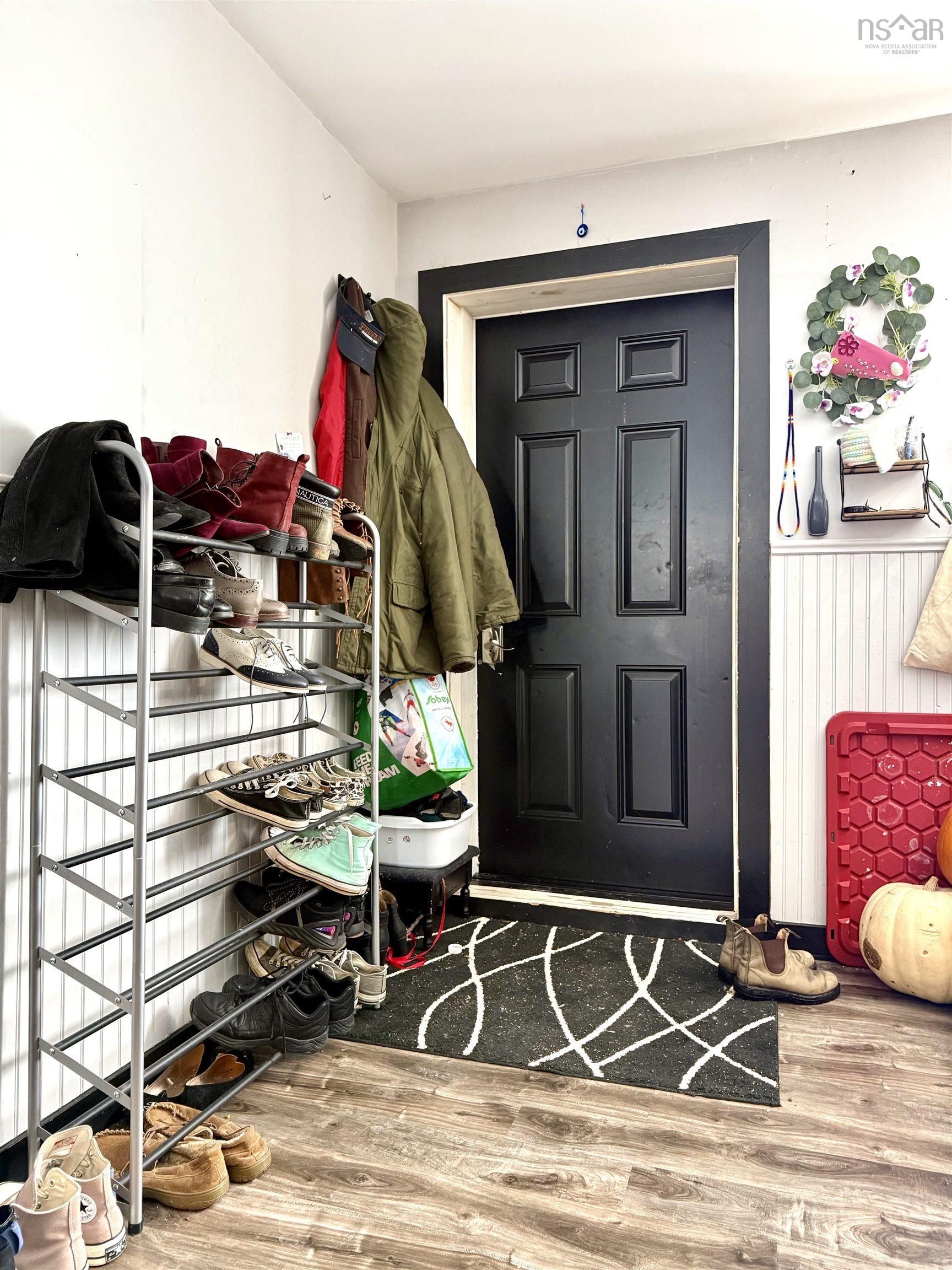 $274,900.00: 21453 2 Highway, Fort Lawrence