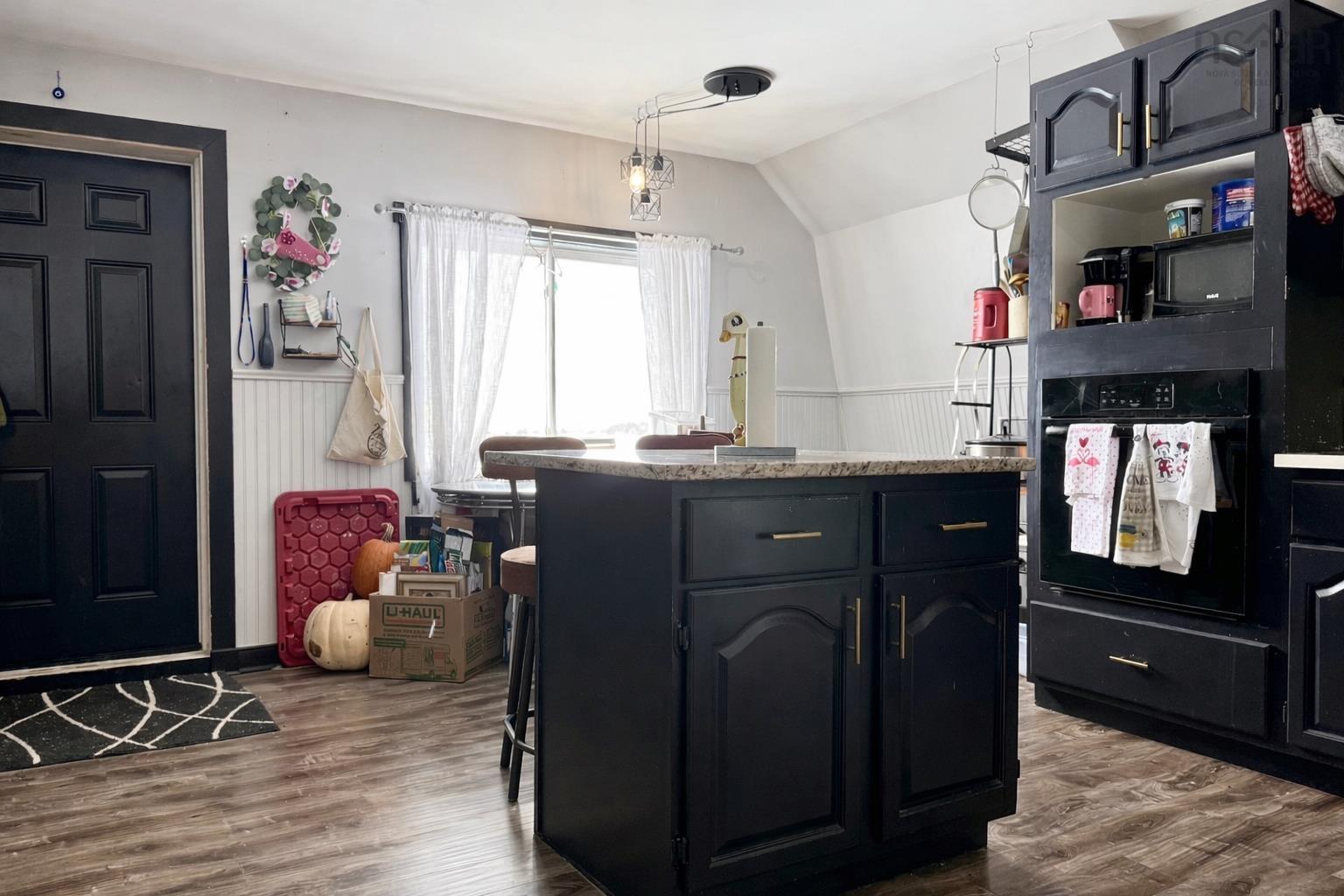 $274,900.00: 21453 2 Highway, Fort Lawrence