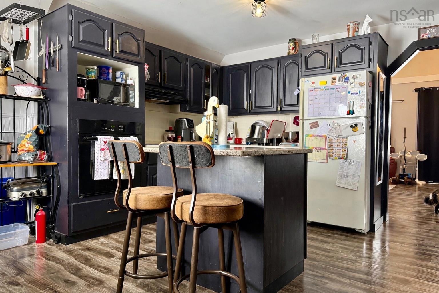 $274,900.00: 21453 2 Highway, Fort Lawrence