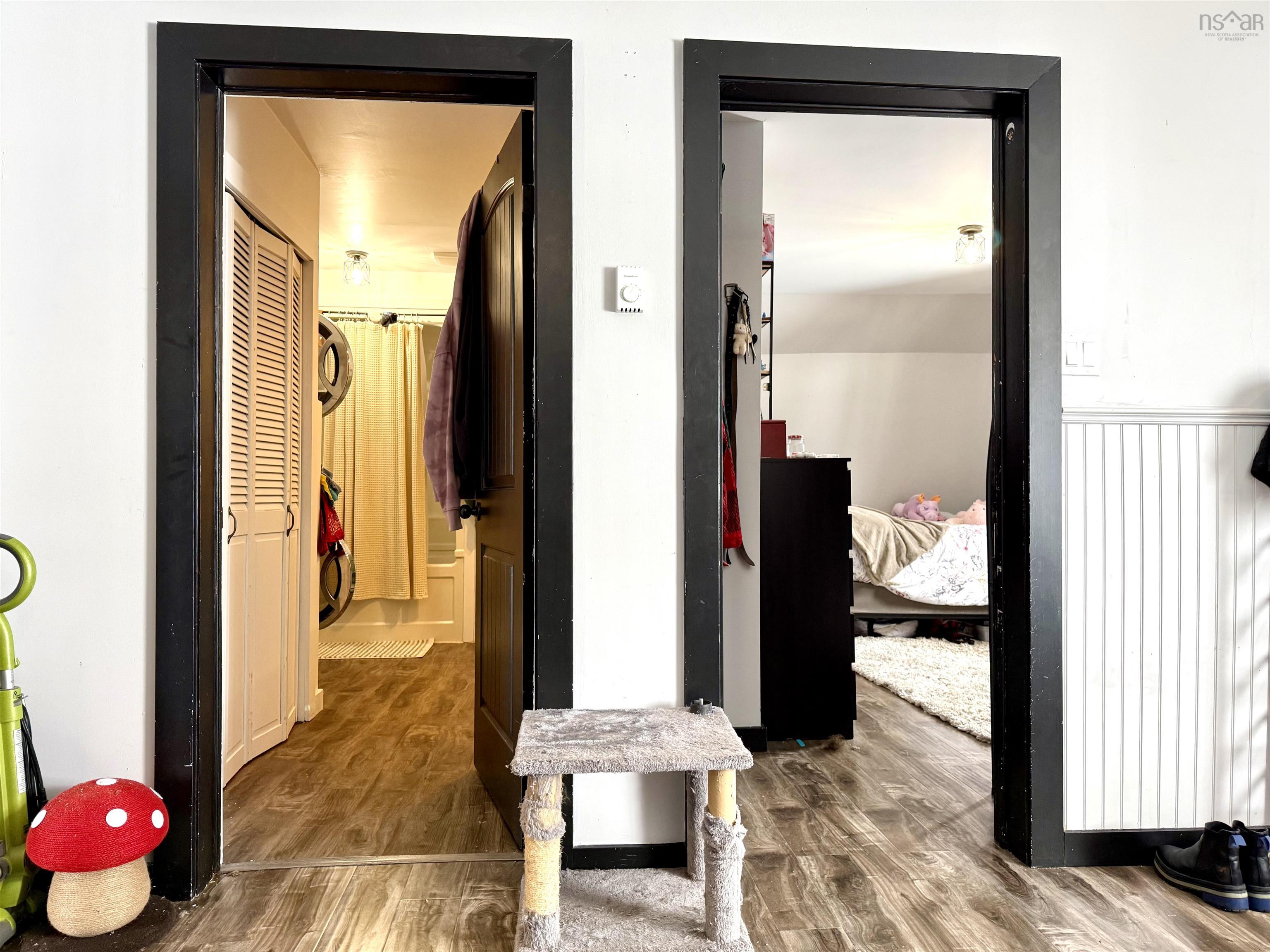 $274,900.00: 21453 2 Highway, Fort Lawrence