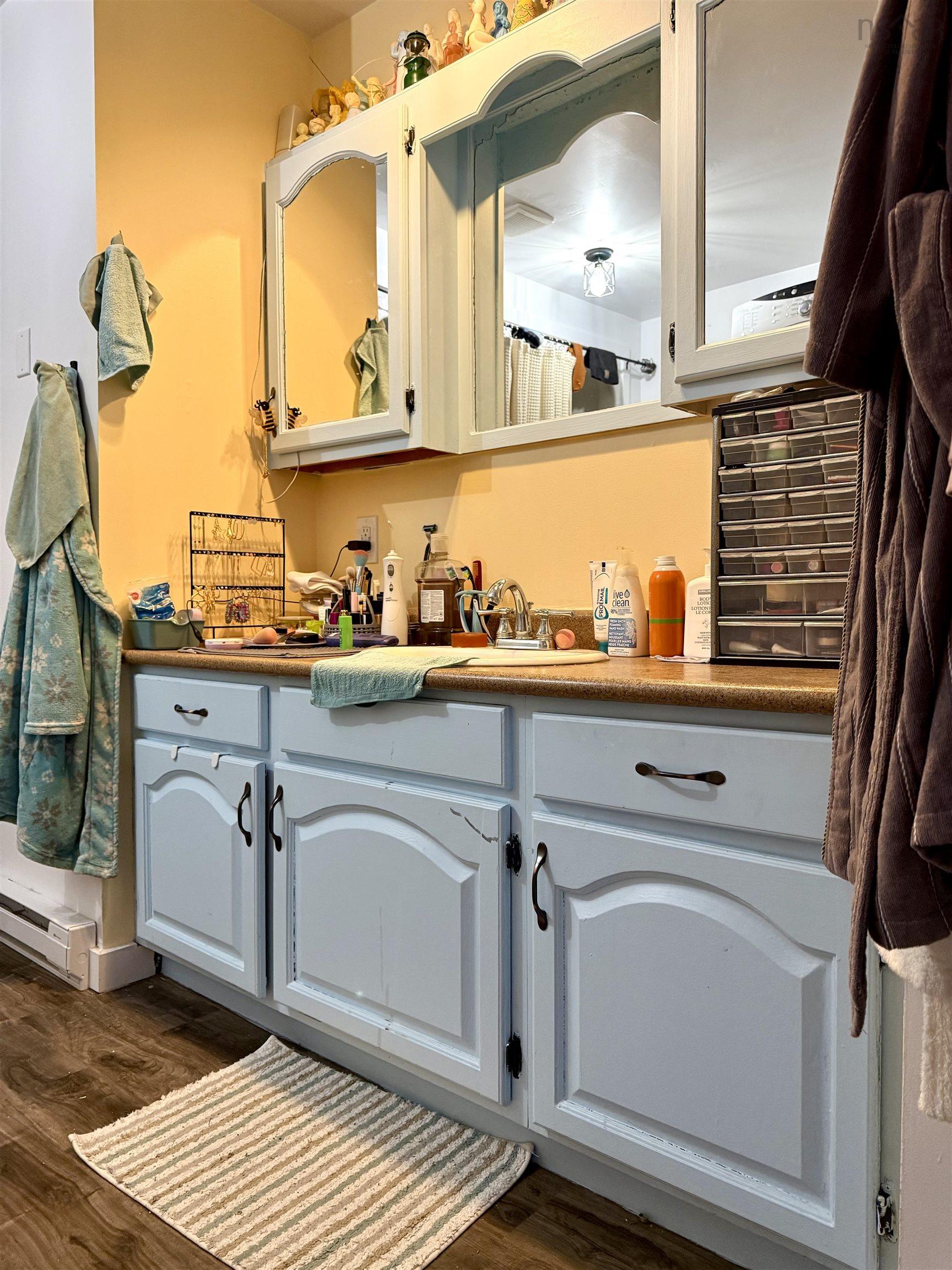 $274,900.00: 21453 2 Highway, Fort Lawrence