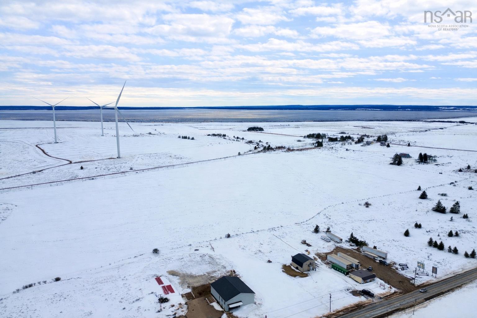 $274,900.00: 21453 2 Highway, Fort Lawrence