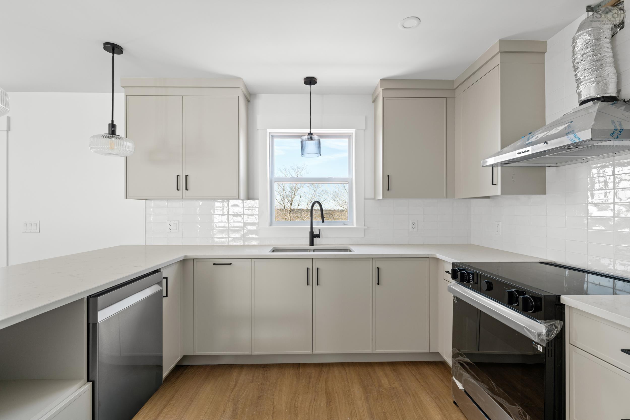 $669,900.00: 141 Hideaway Trail, Brookside