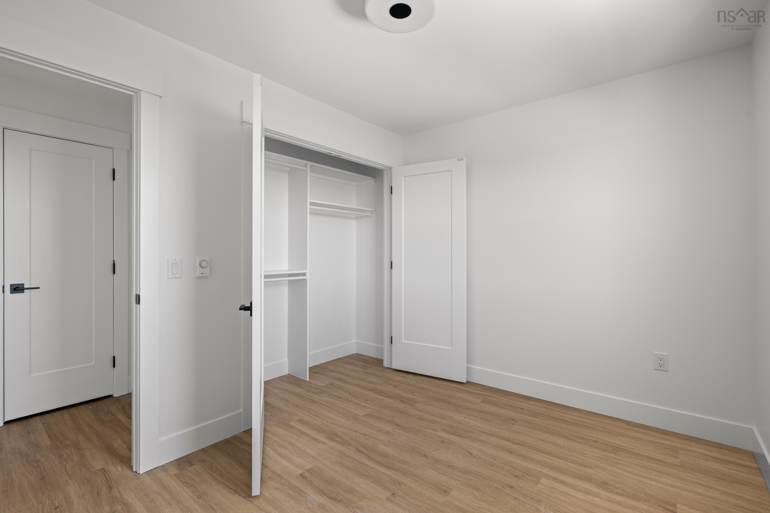 $669,900.00: 141 Hideaway Trail, Brookside