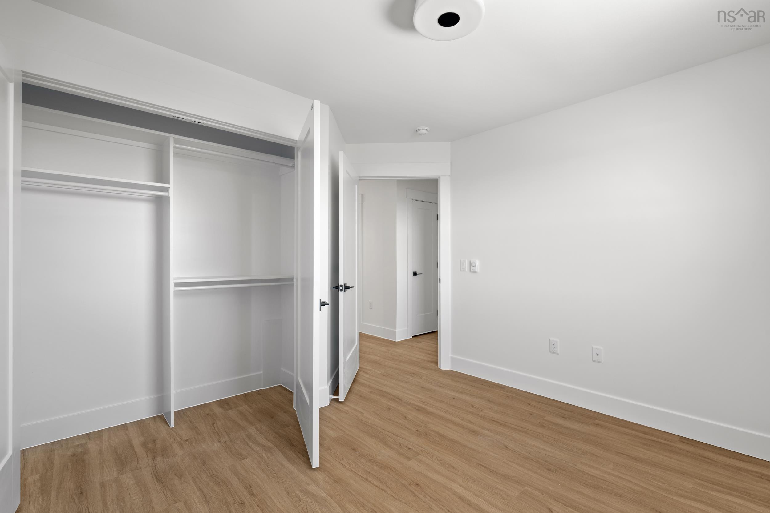 $669,900.00: 141 Hideaway Trail, Brookside