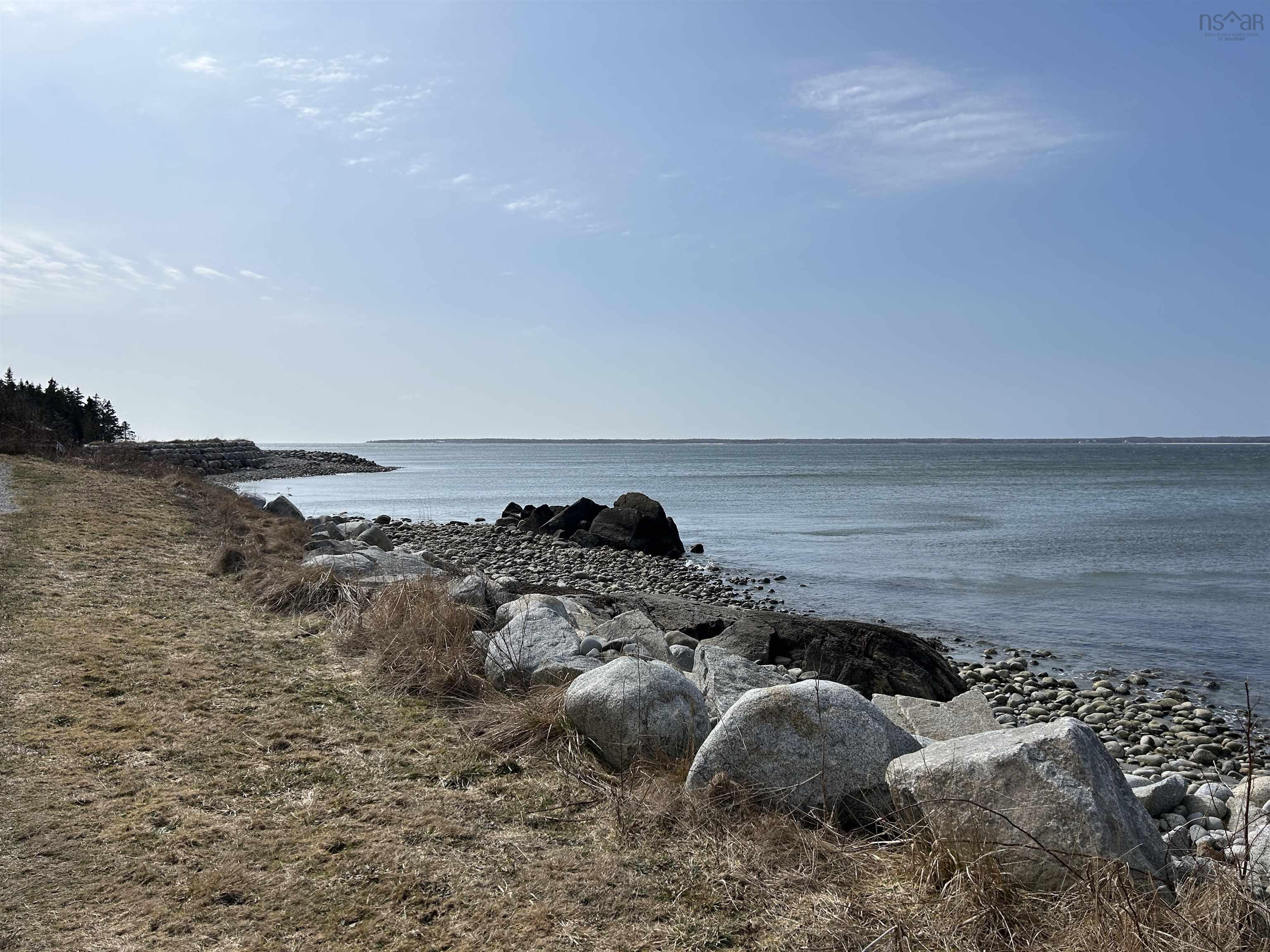 $325,000.00: 24 Bayview Avenue, Villagedale