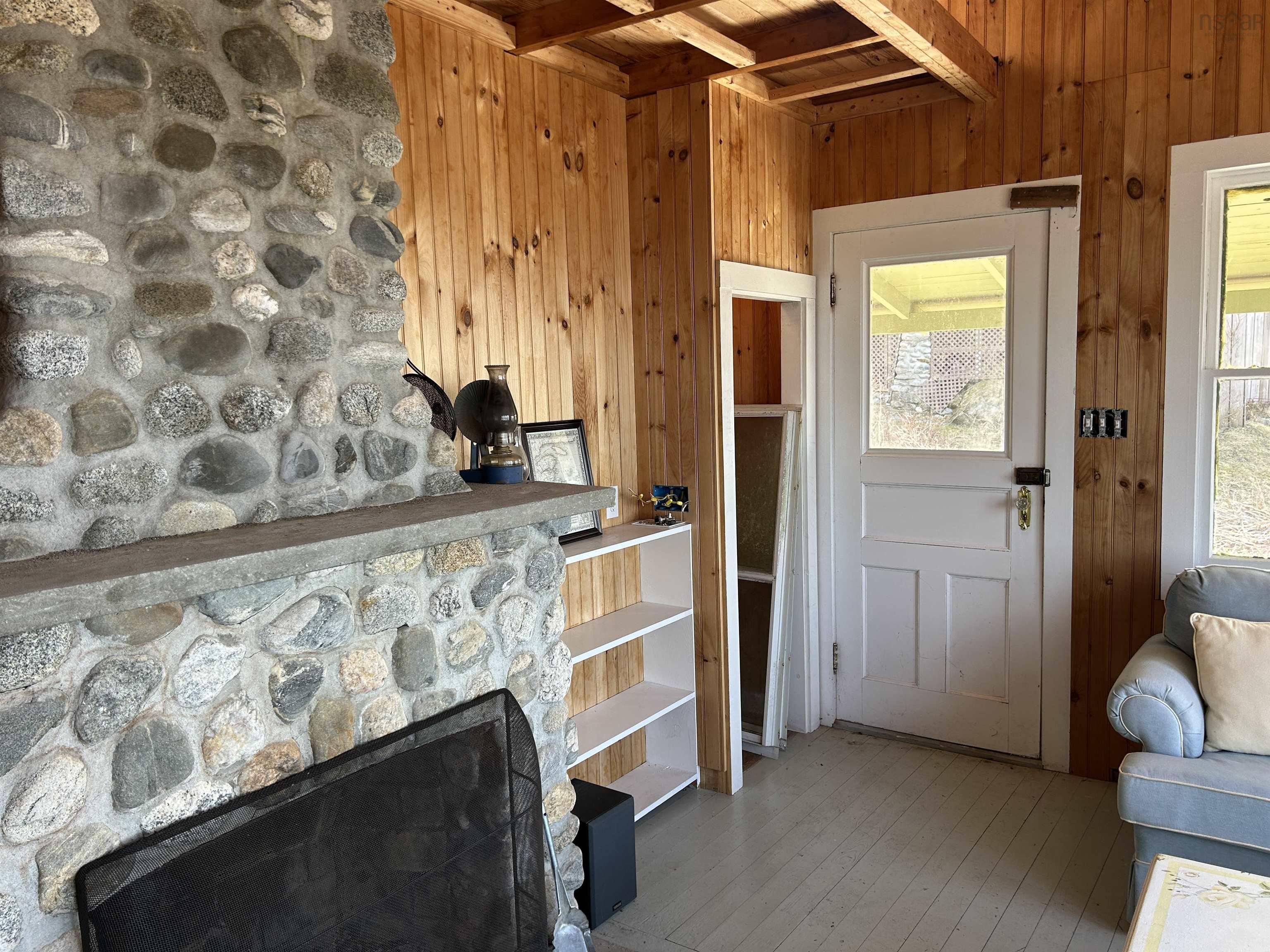 $325,000.00: 24 Bayview Avenue, Villagedale