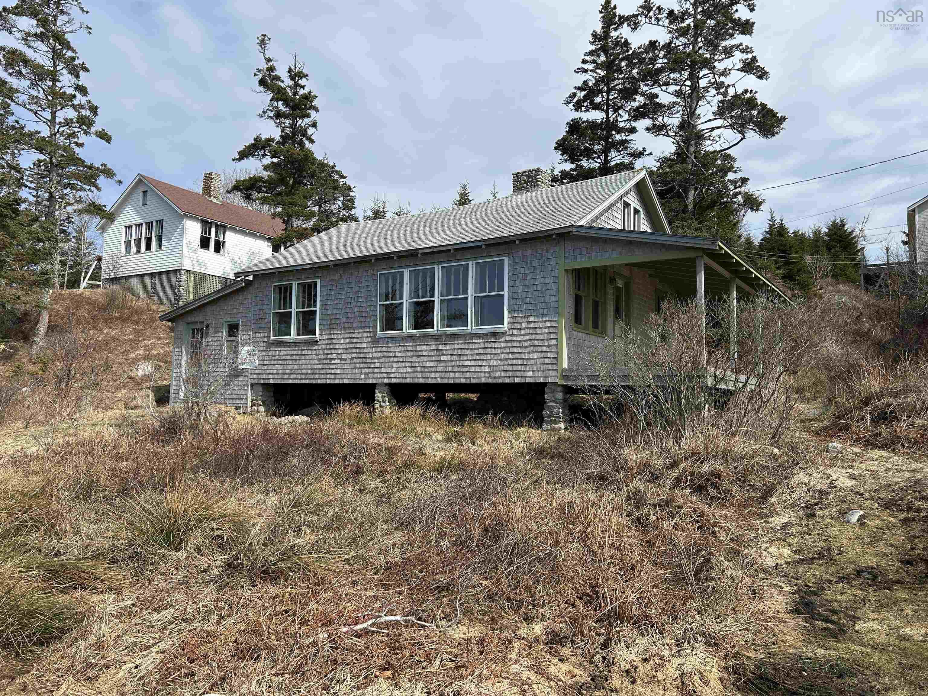 $325,000.00: 24 Bayview Avenue, Villagedale