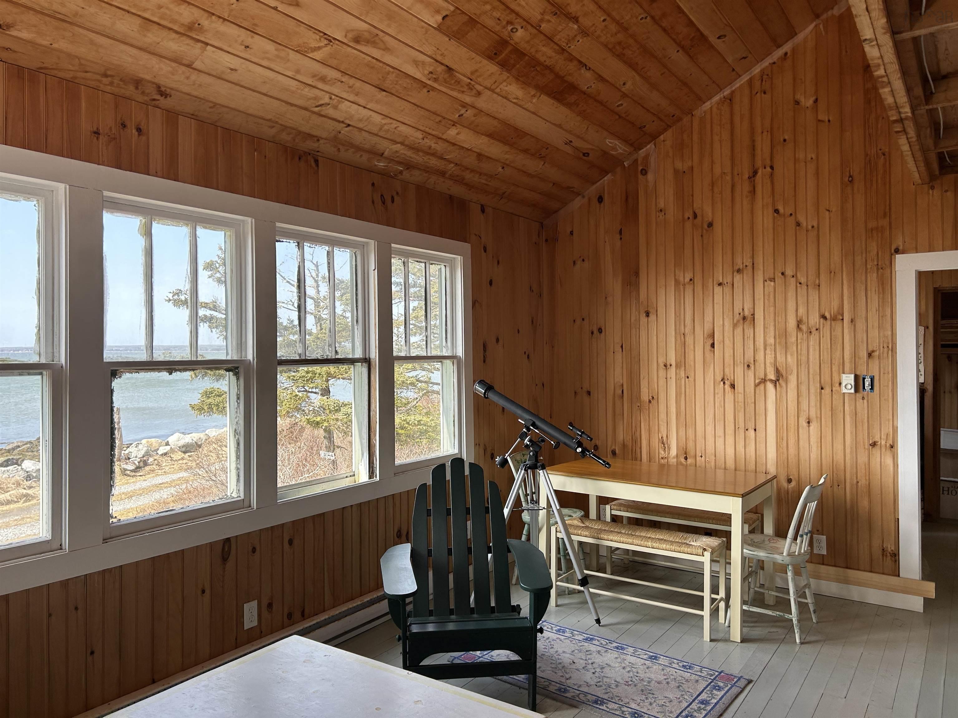 $325,000.00: 24 Bayview Avenue, Villagedale