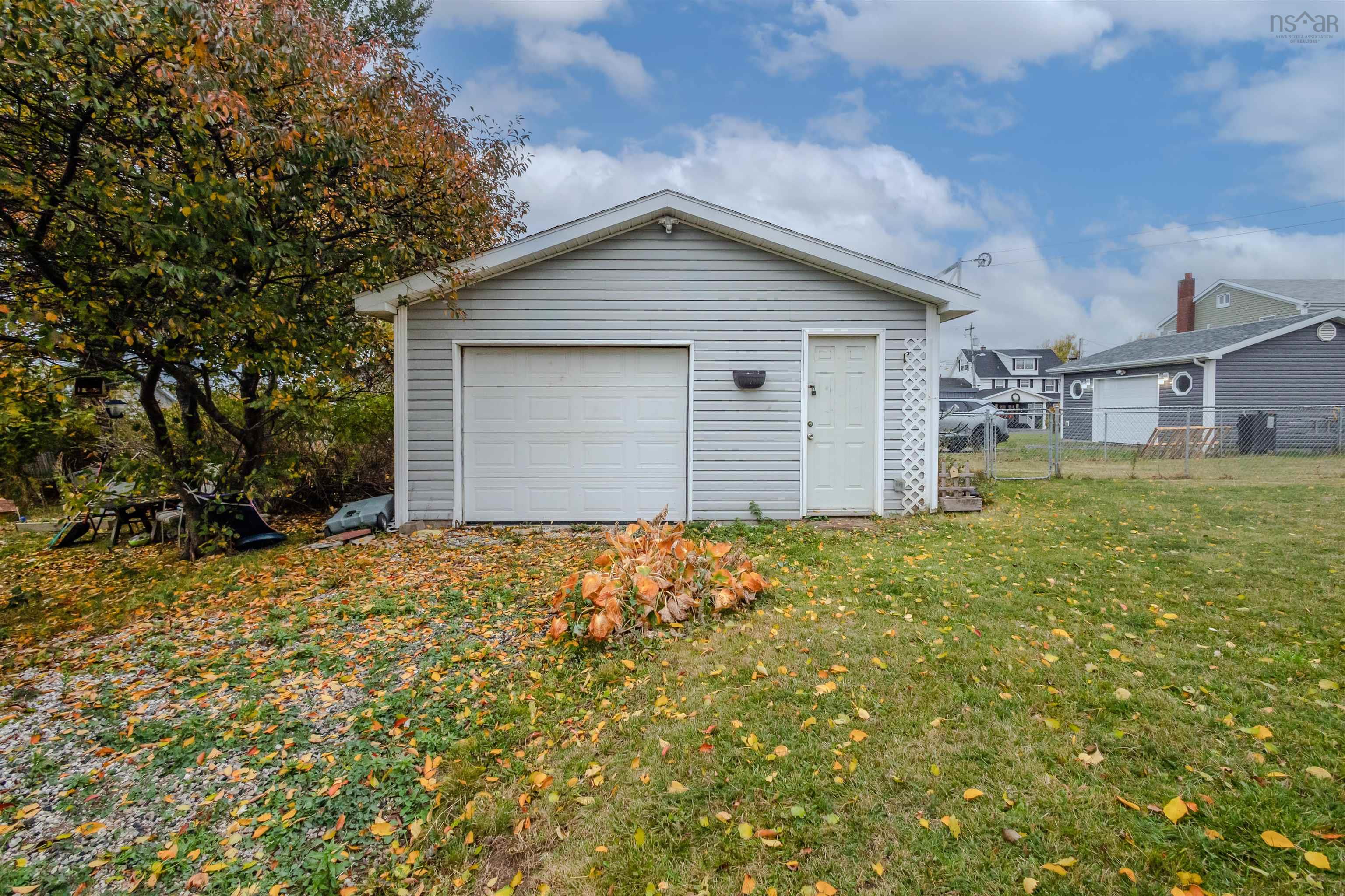 $250,000.00: 370 Hudson Street, New Waterford