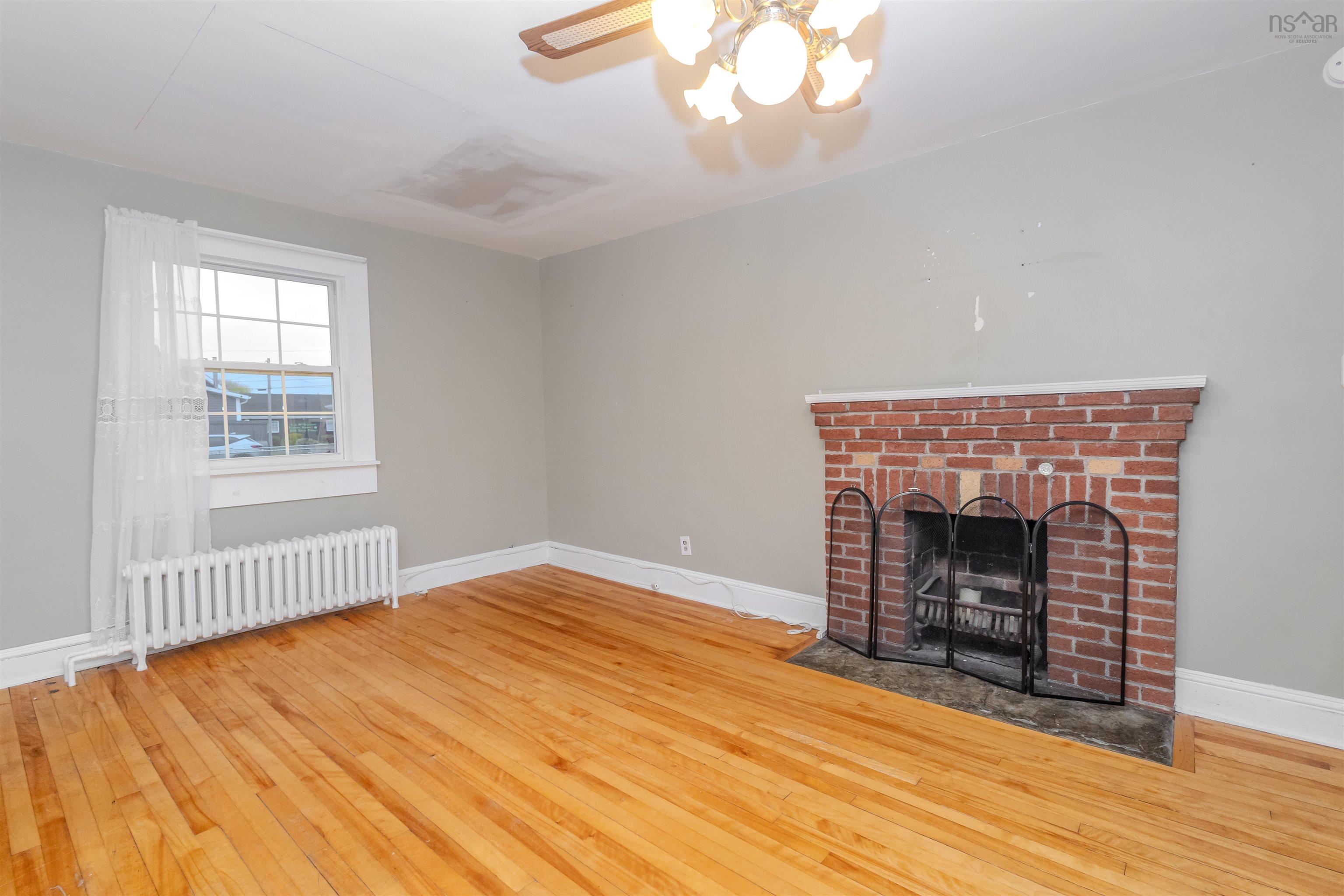 $250,000.00: 370 Hudson Street, New Waterford