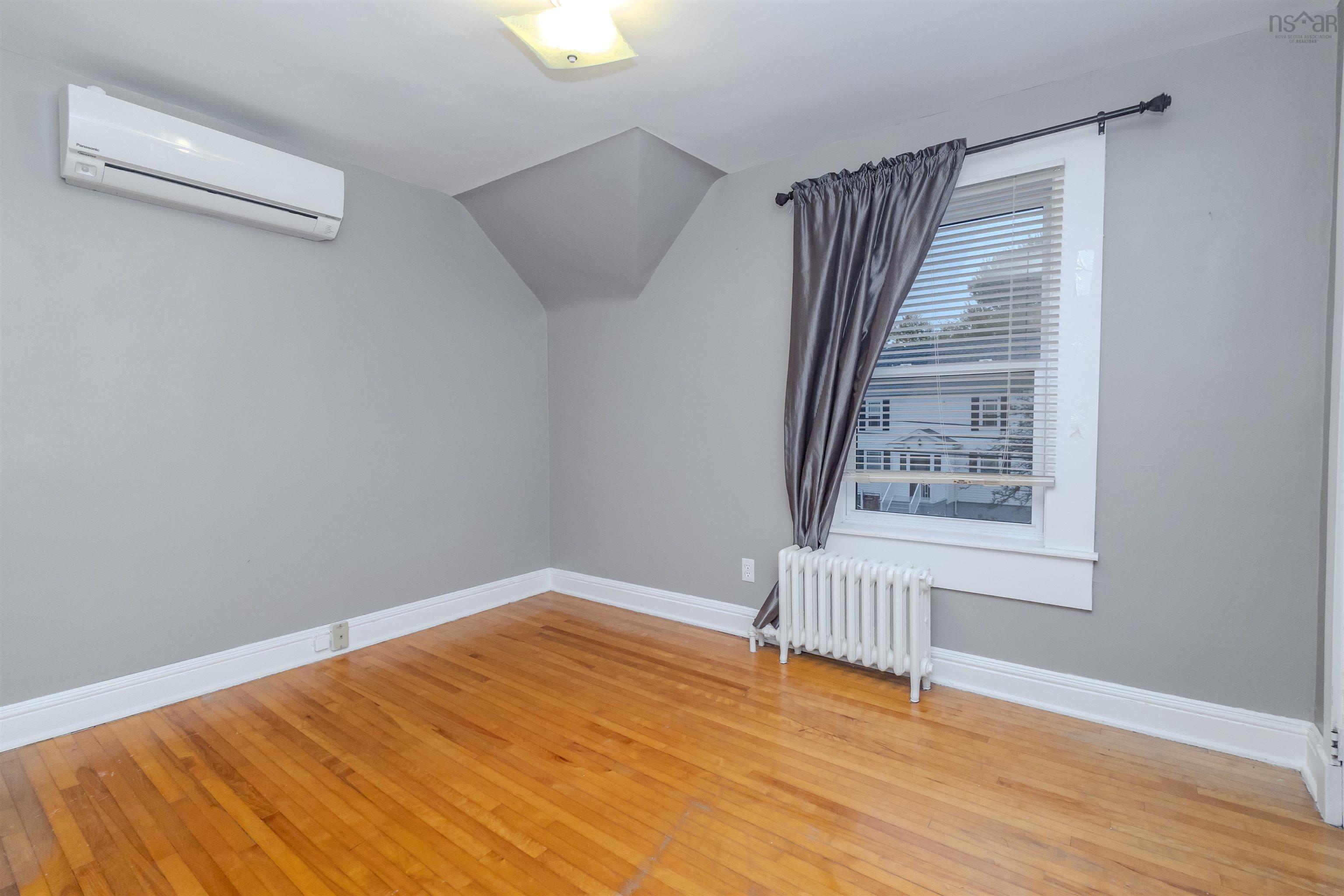 $250,000.00: 370 Hudson Street, New Waterford