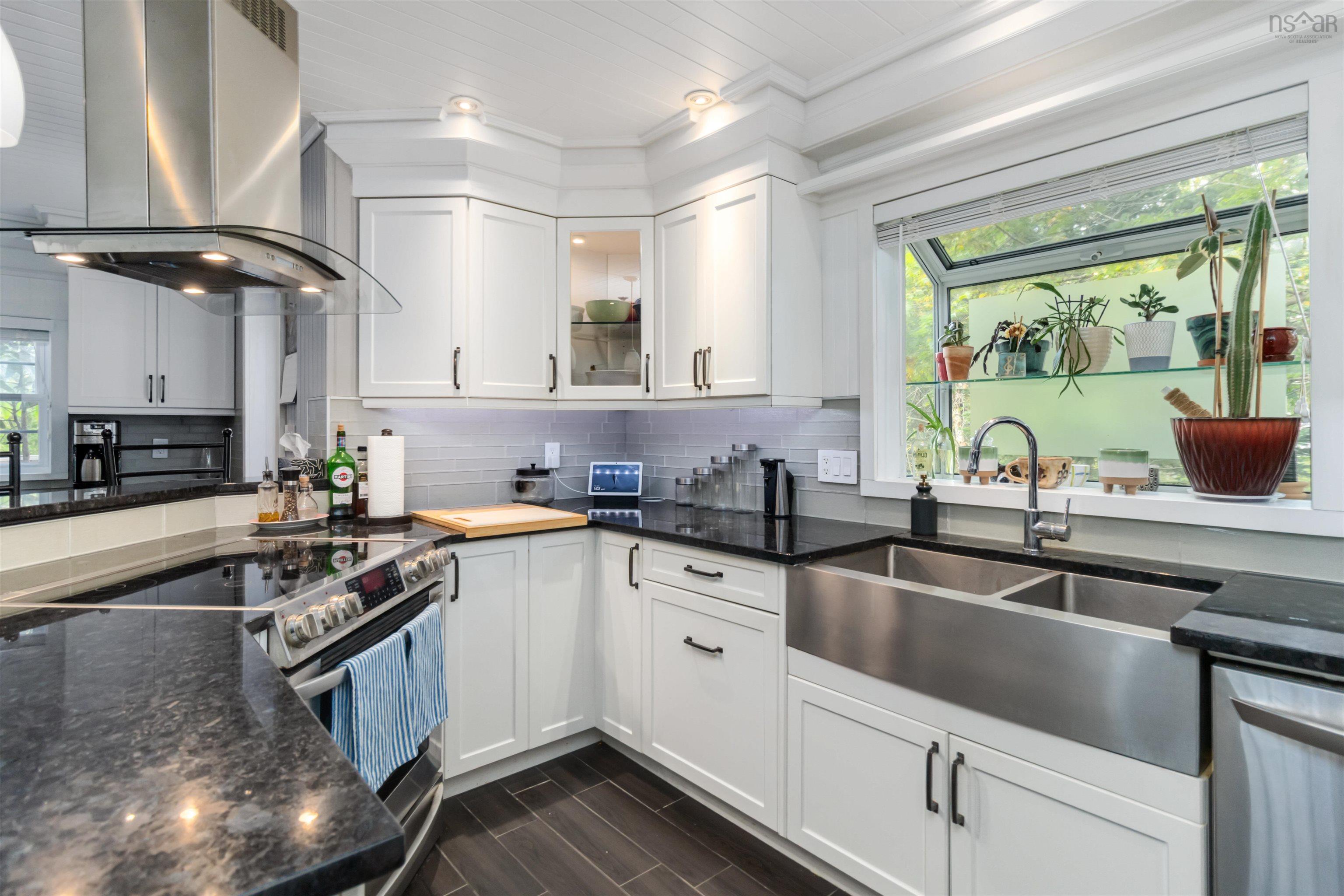 $639,500.00: 11278 Peggys Cove Road, Seabright