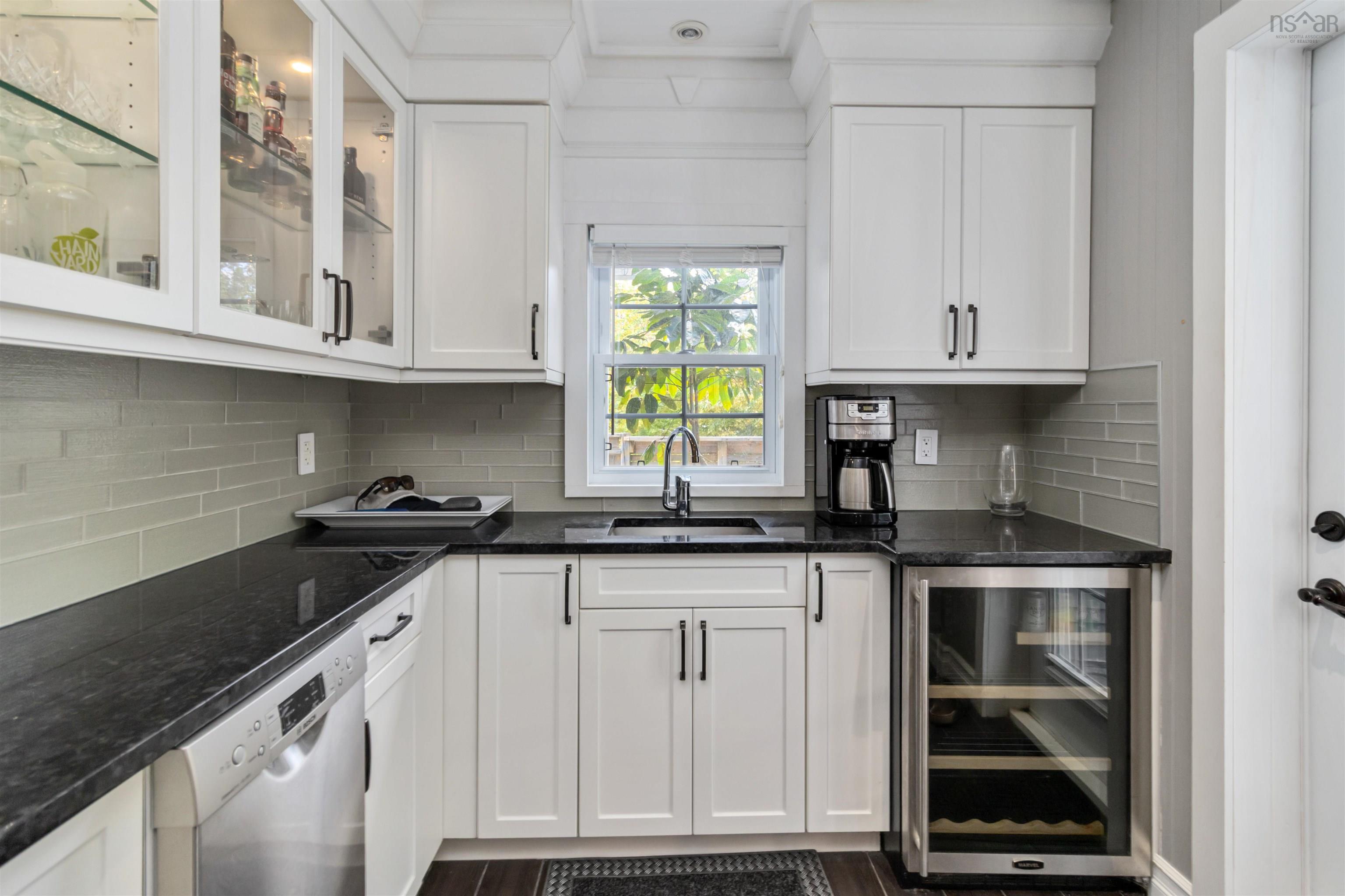 $639,500.00: 11278 Peggys Cove Road, Seabright