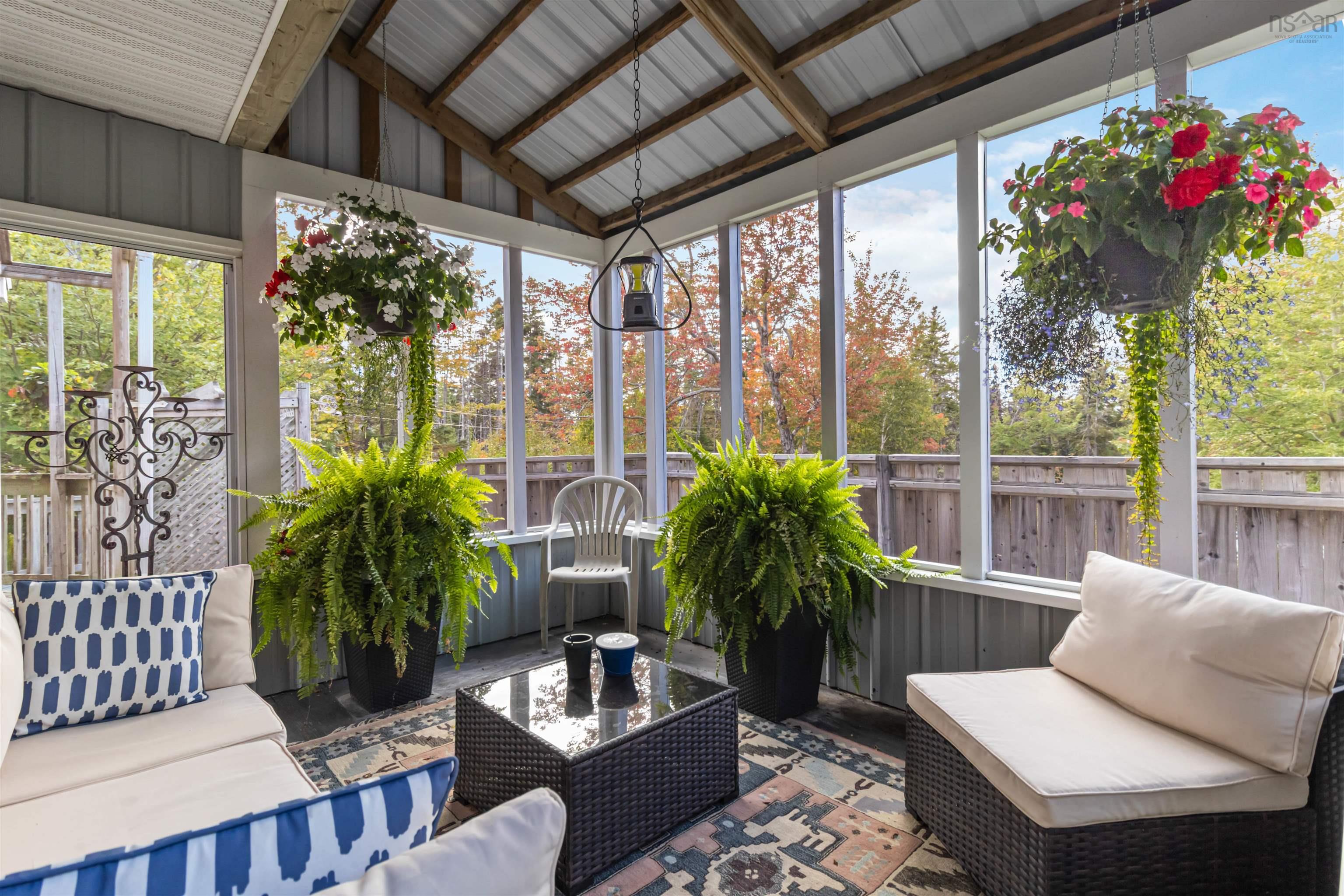 $639,500.00: 11278 Peggys Cove Road, Seabright