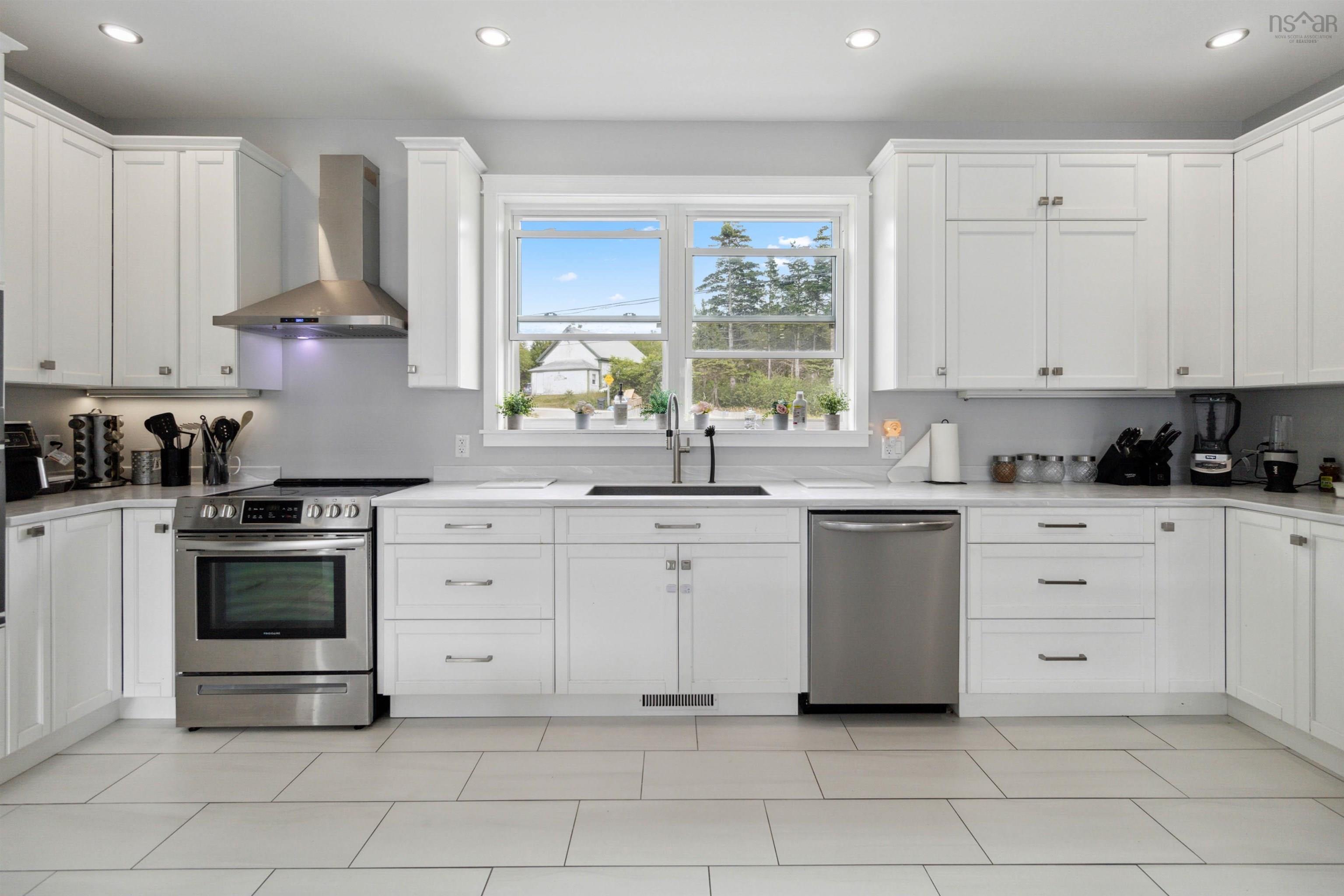 $1,295,000.00: 1112 Sandy Point Road, Sandy Point