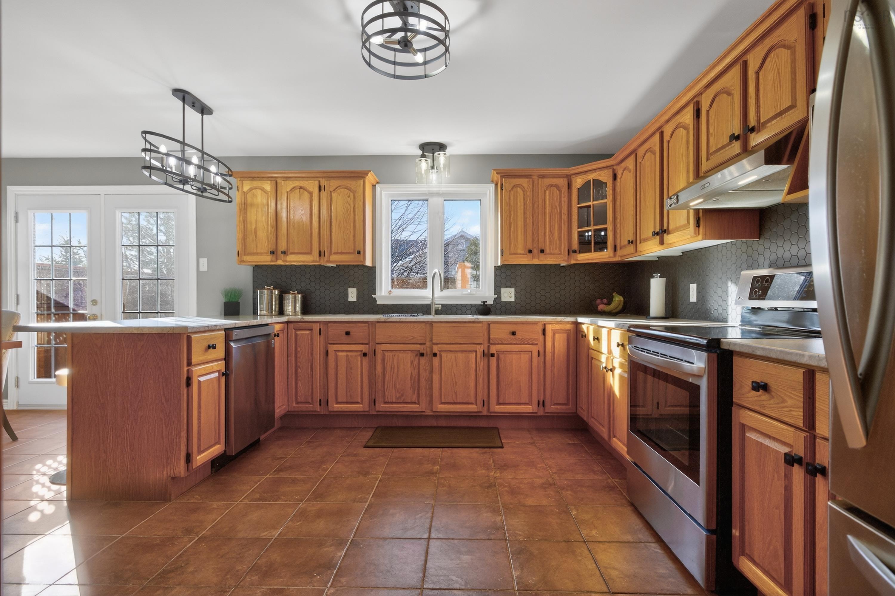 $739,900.00: 6 Caytyon Court, Dartmouth