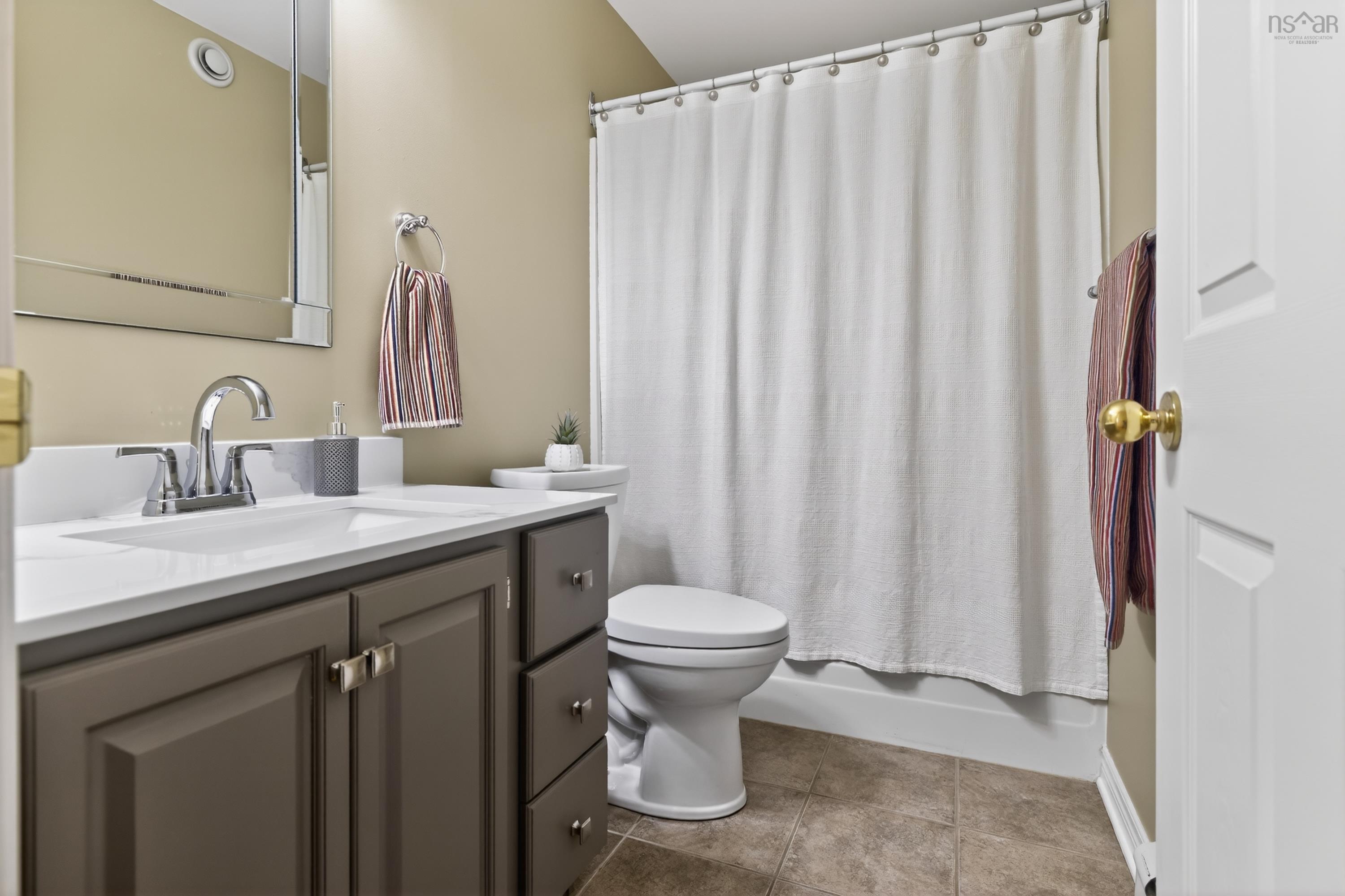 $739,900.00: 6 Caytyon Court, Dartmouth