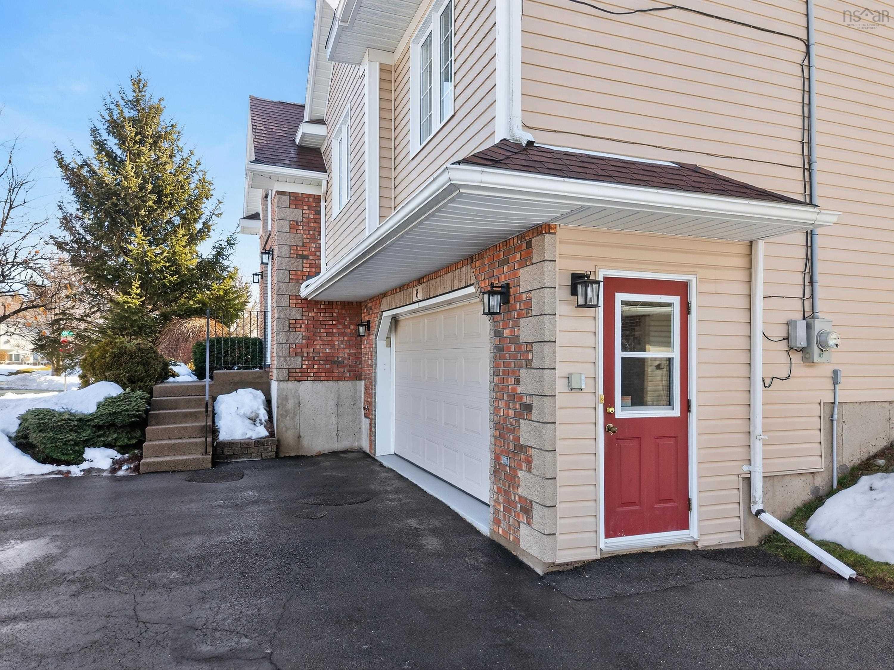 $739,900.00: 6 Caytyon Court, Dartmouth
