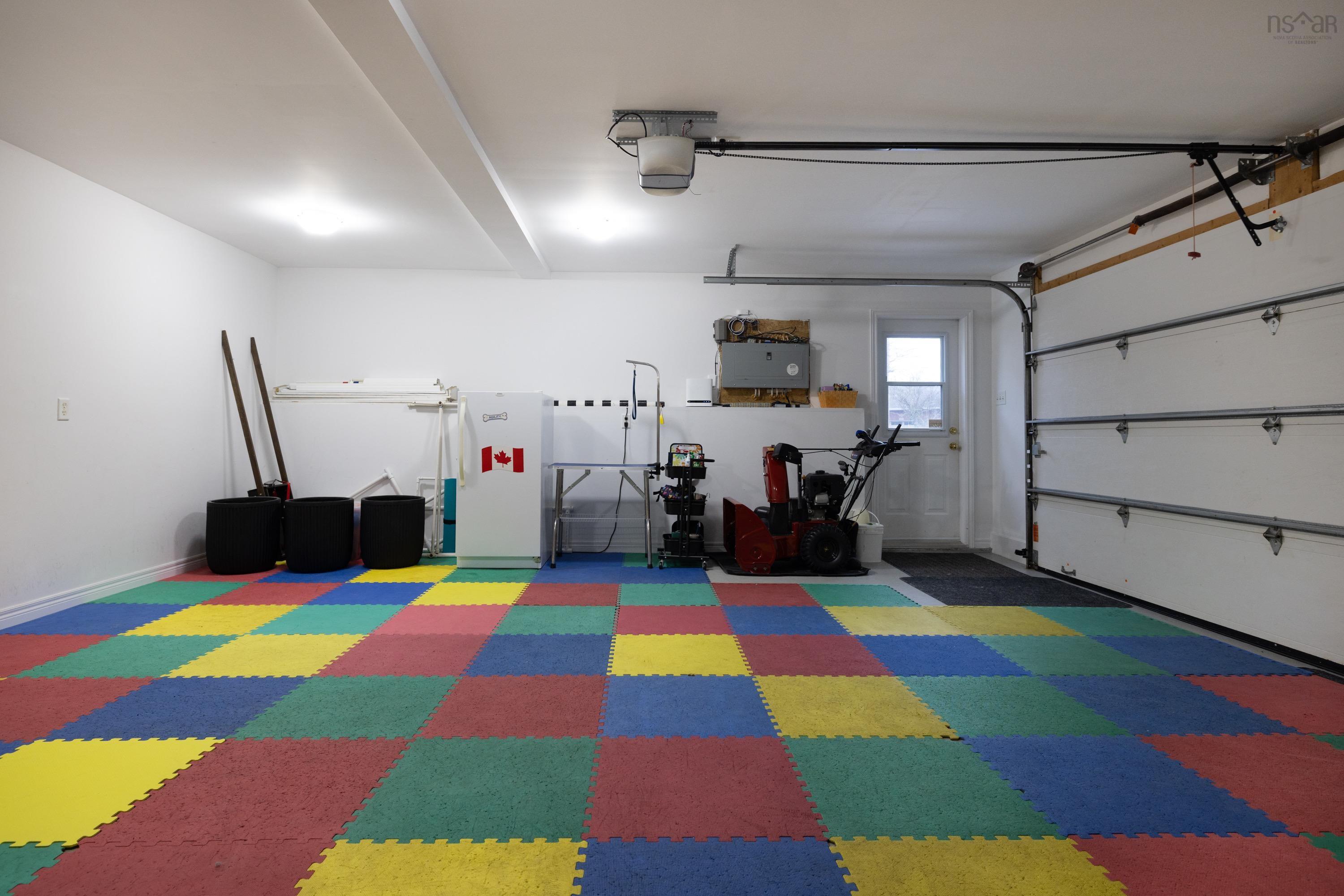 $739,900.00: 6 Caytyon Court, Dartmouth