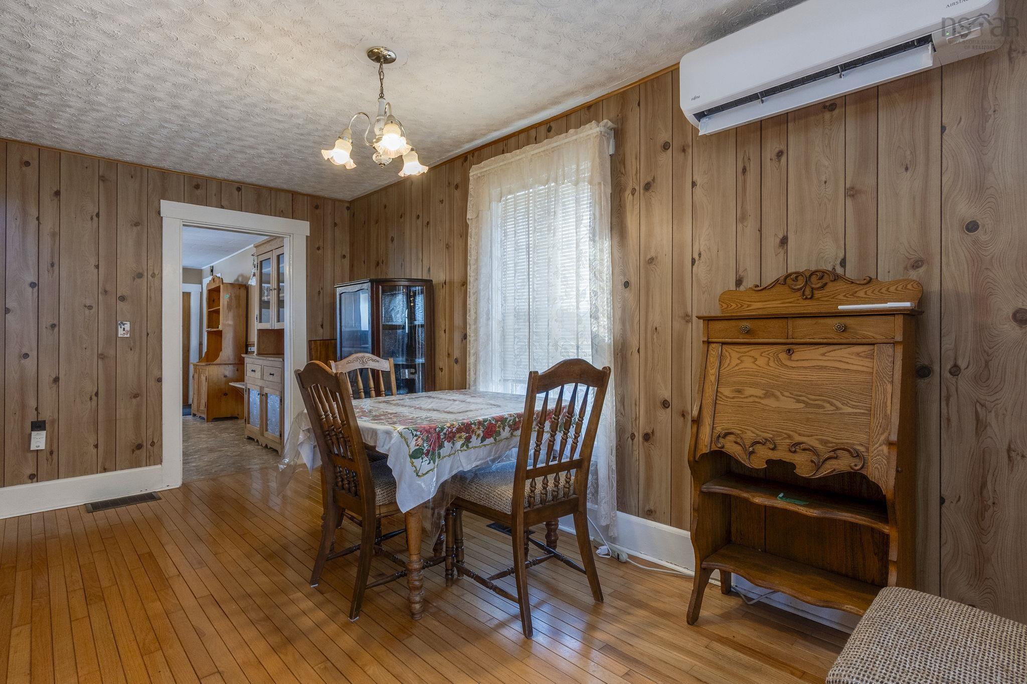 $300,000.00: 7966 Highway 10, Nictaux South