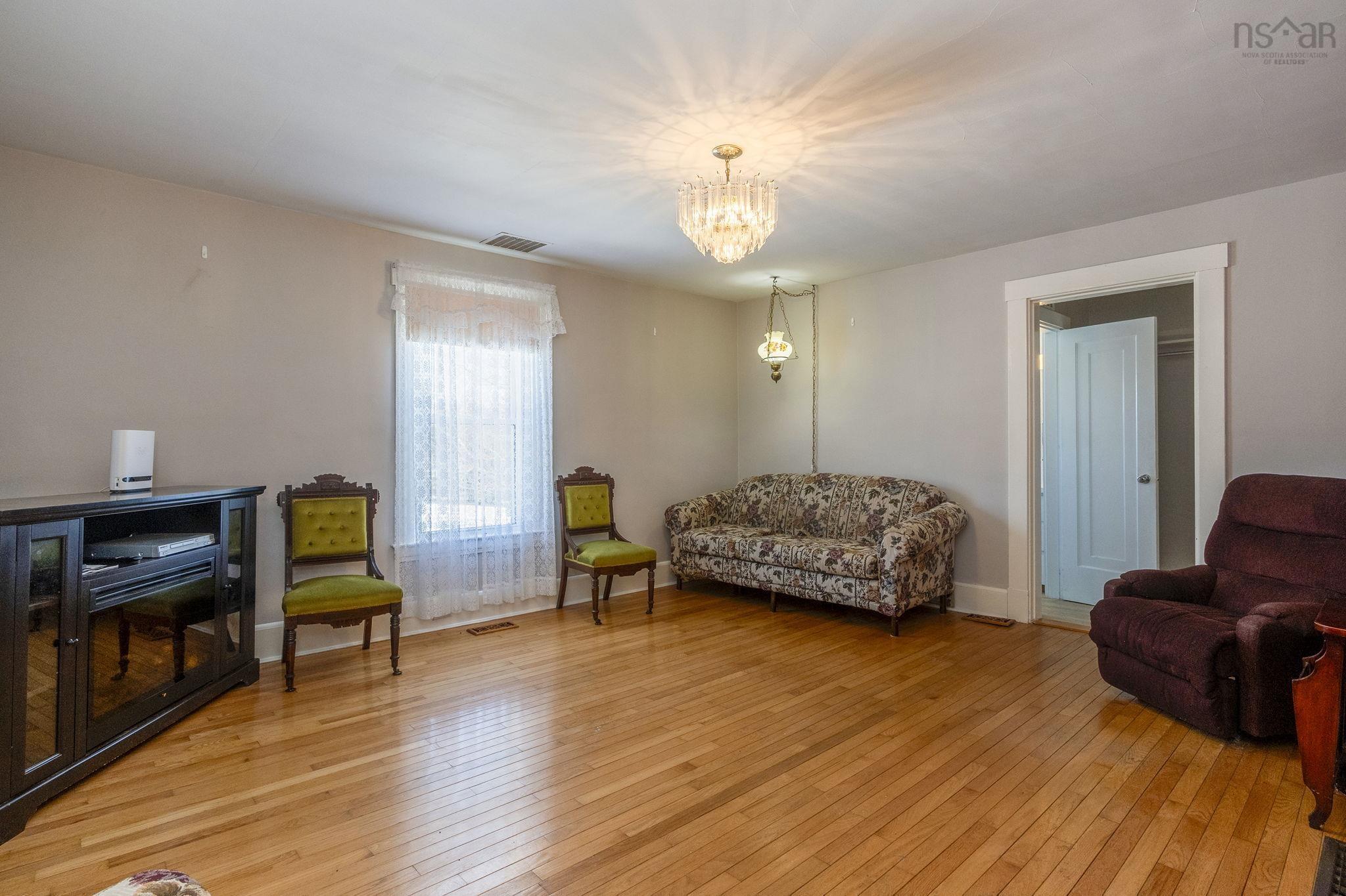 $300,000.00: 7966 Highway 10, Nictaux South